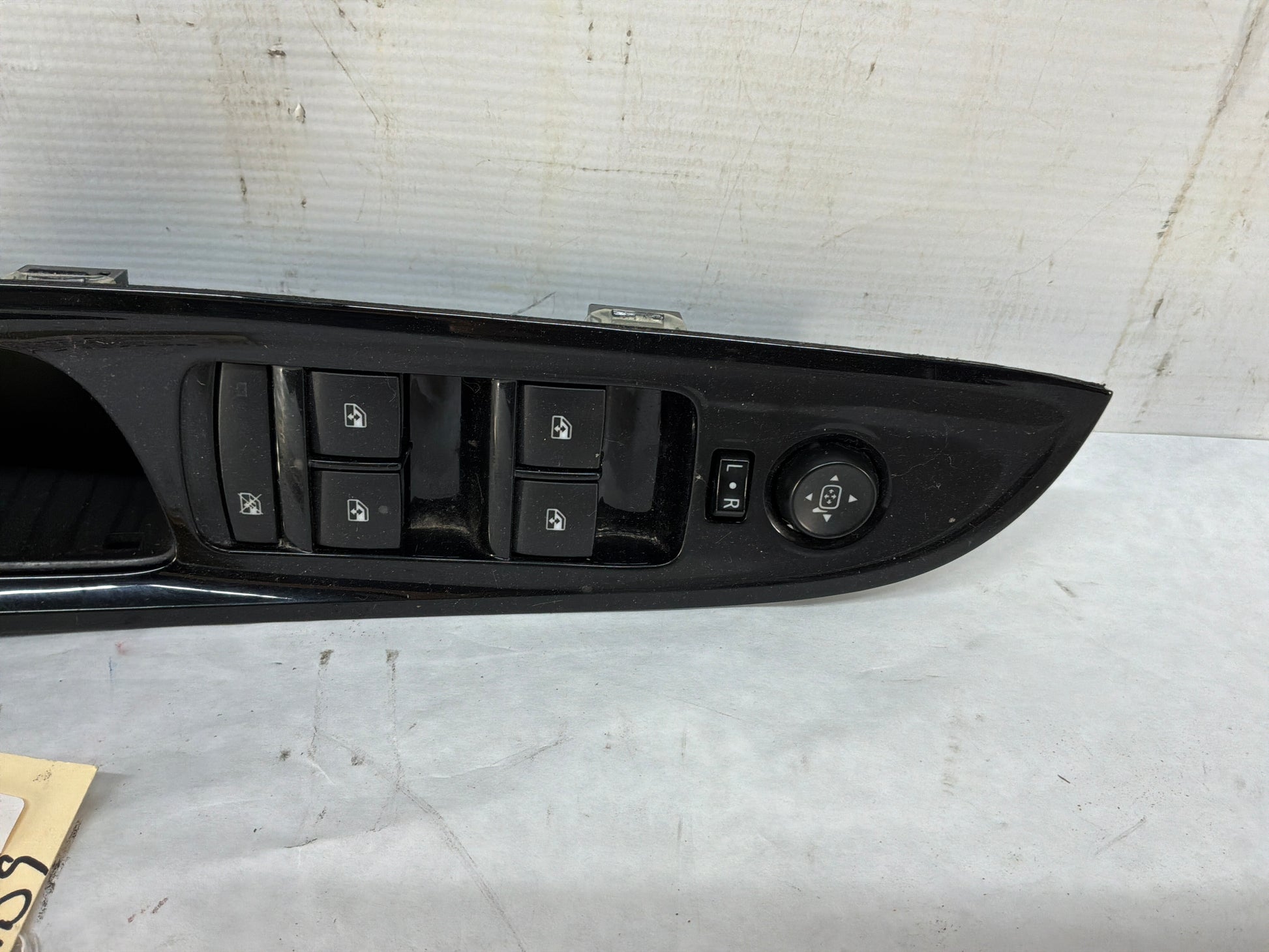Lh door controls - Day's Parts Yard