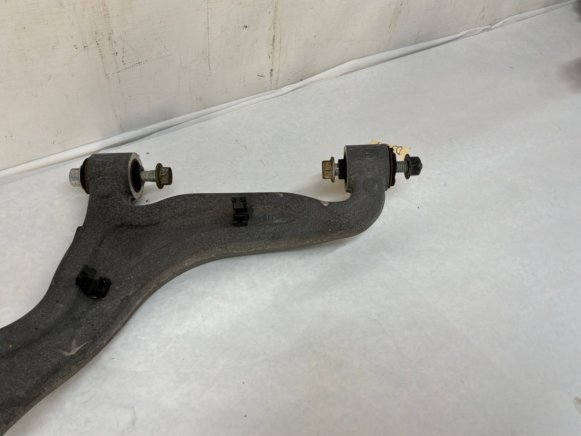 Lh upper control arm - Day's Parts Yard