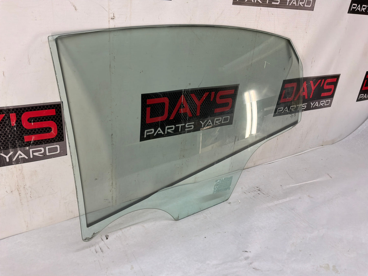 Lh rear door window glass - Day's Parts Yard