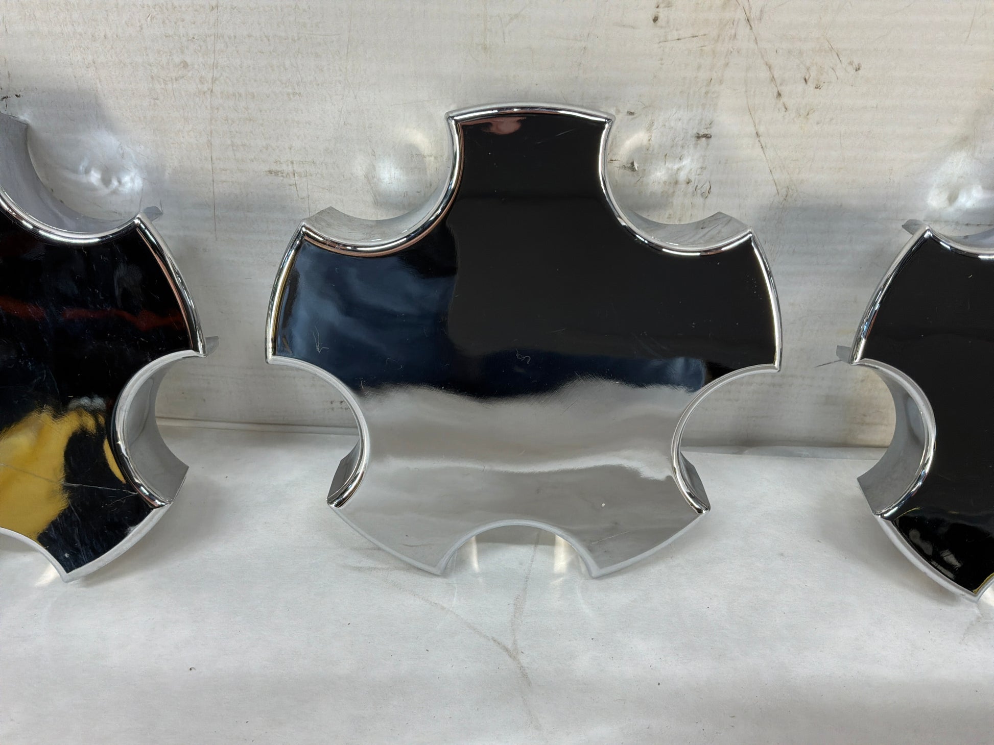 Center wheel caps - Day's Parts Yard