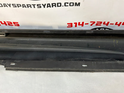 2004 Pontiac GTO LH Driver Rocker Molding Side Skirt Trim Panel Black OEM