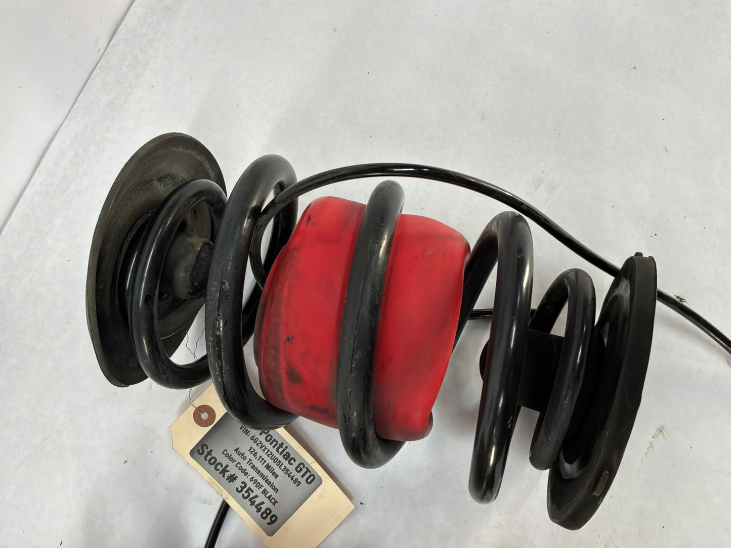 2005 Pontiac GTO RH & LH Rear Coil Springs w/ Airlift Suspension