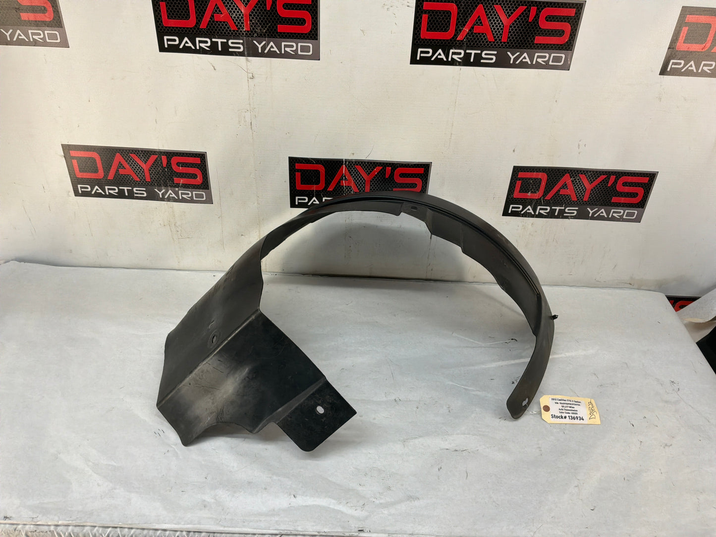 Lh front wheel liner - Day's Parts Yard