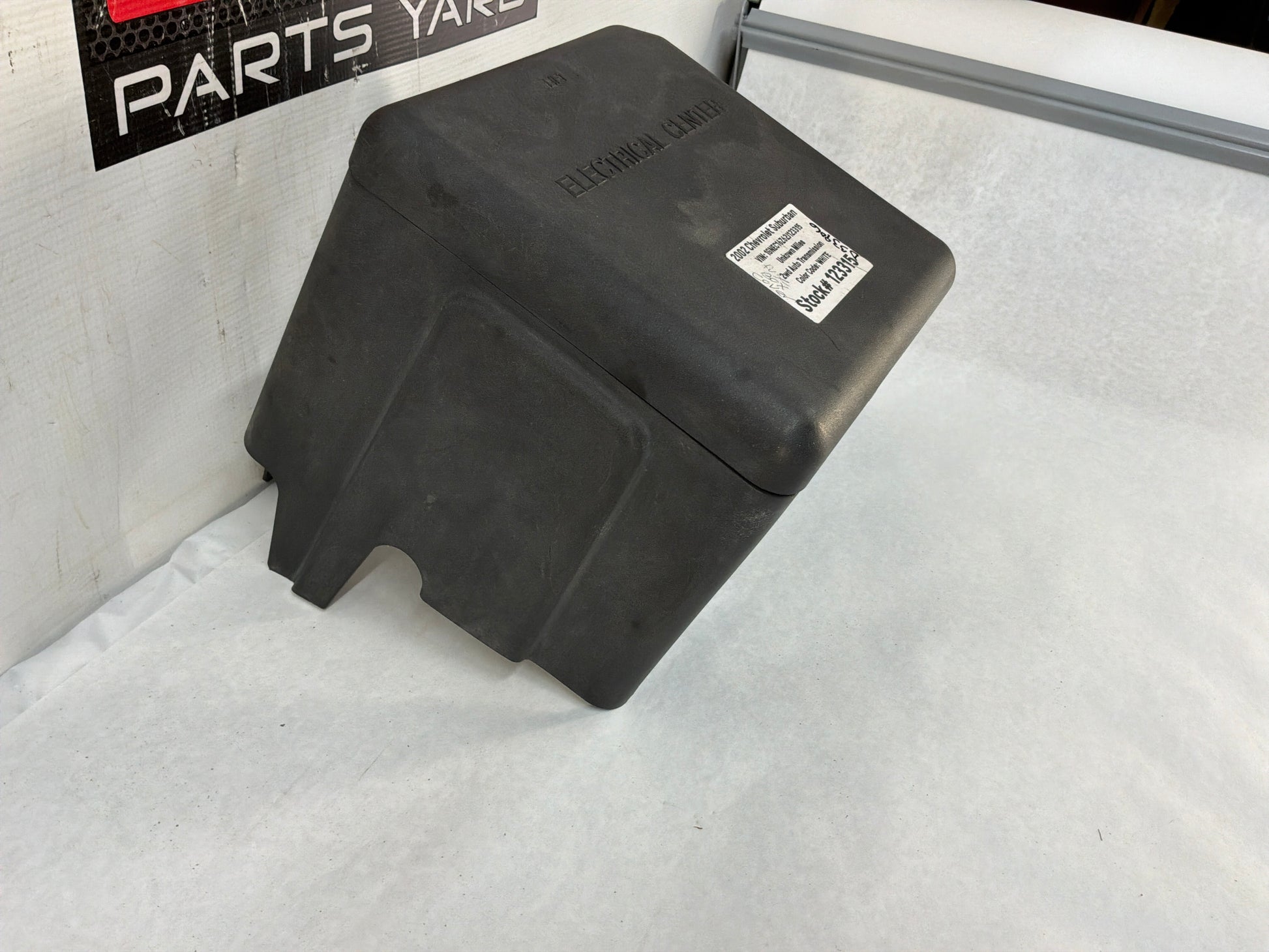 Fuse box cover - Day's Parts Yard