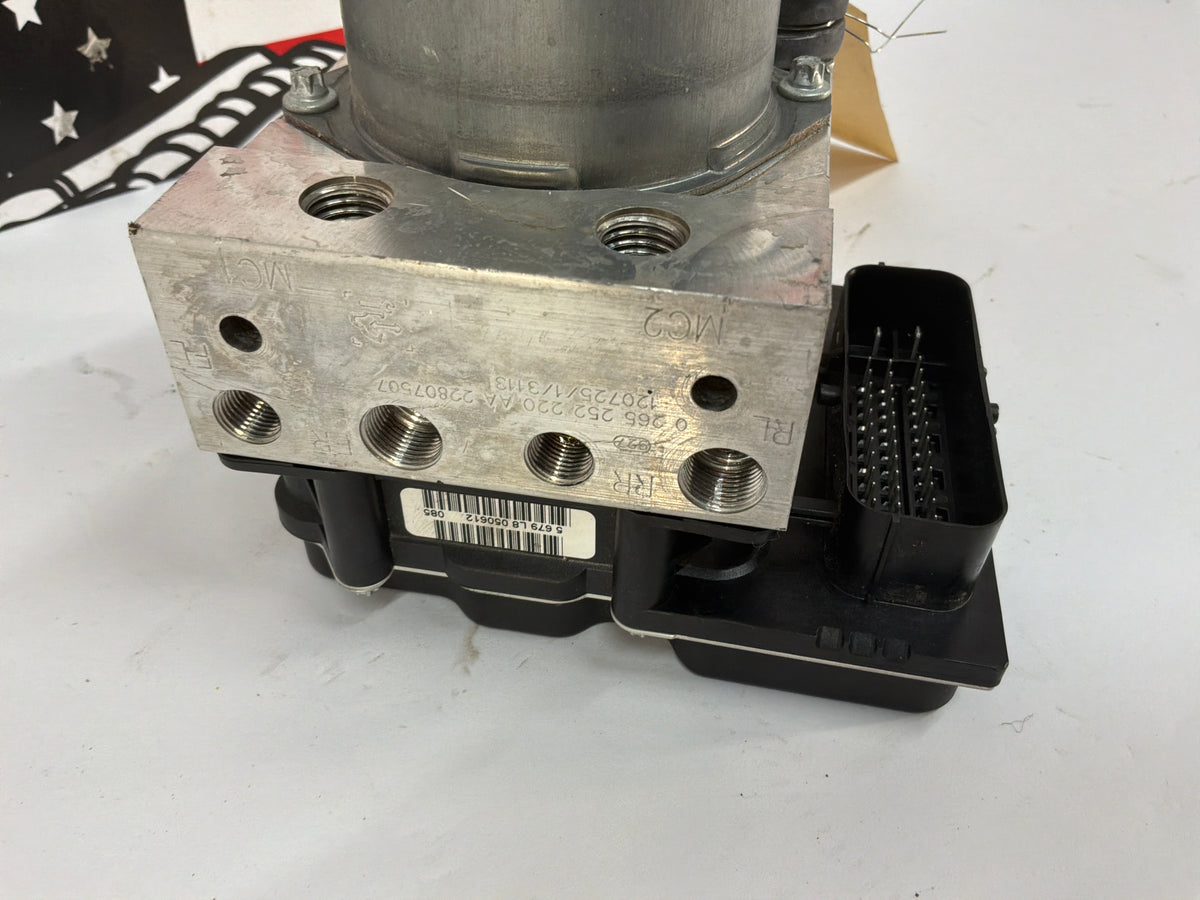 2013 Chevy Camaro ZL1 Anti Lock Brake Pump ABS Module OEM