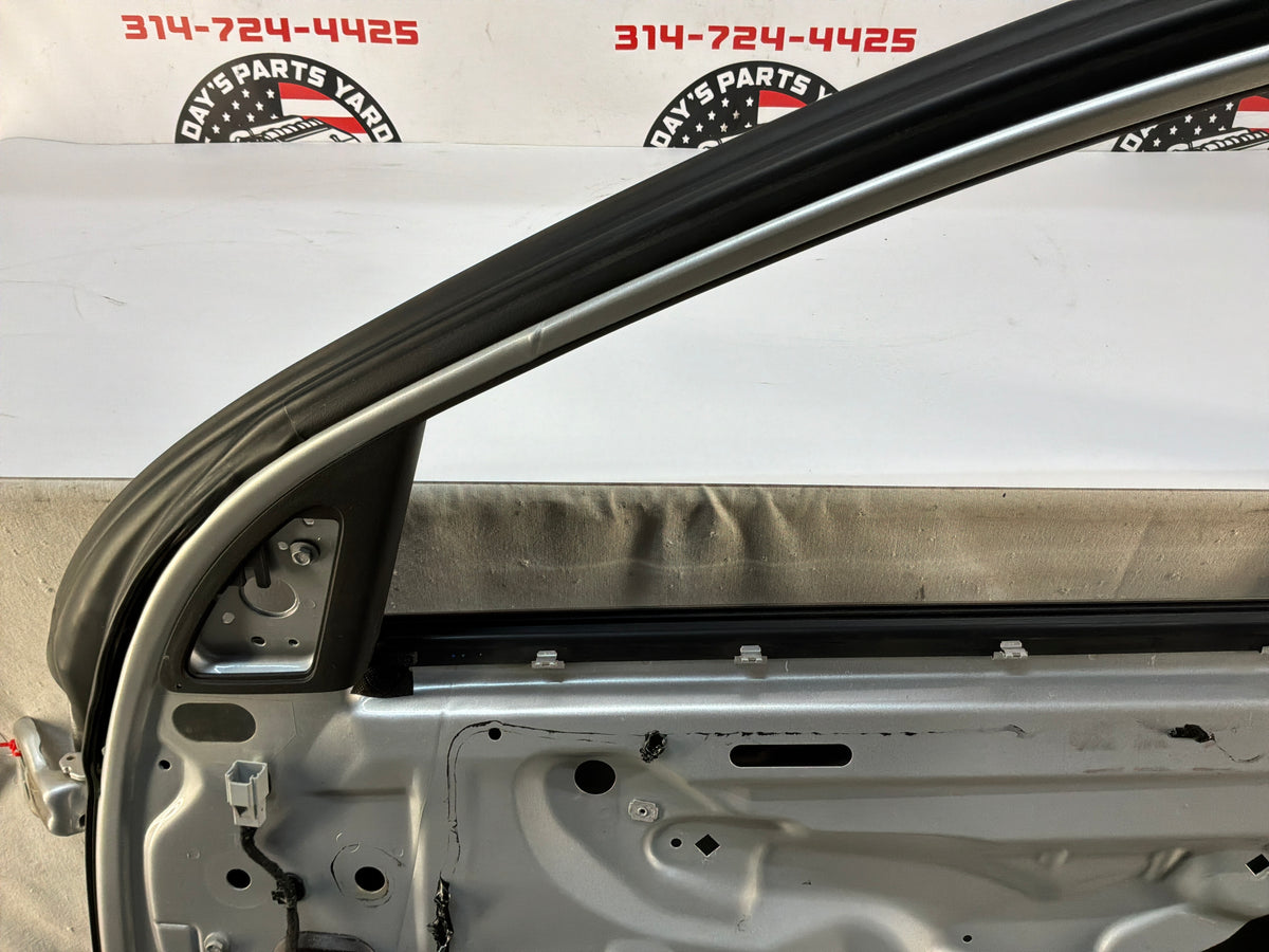 2017 Chevrolet SS Sedan RH Passenger Front Exterior Door Silver OEM