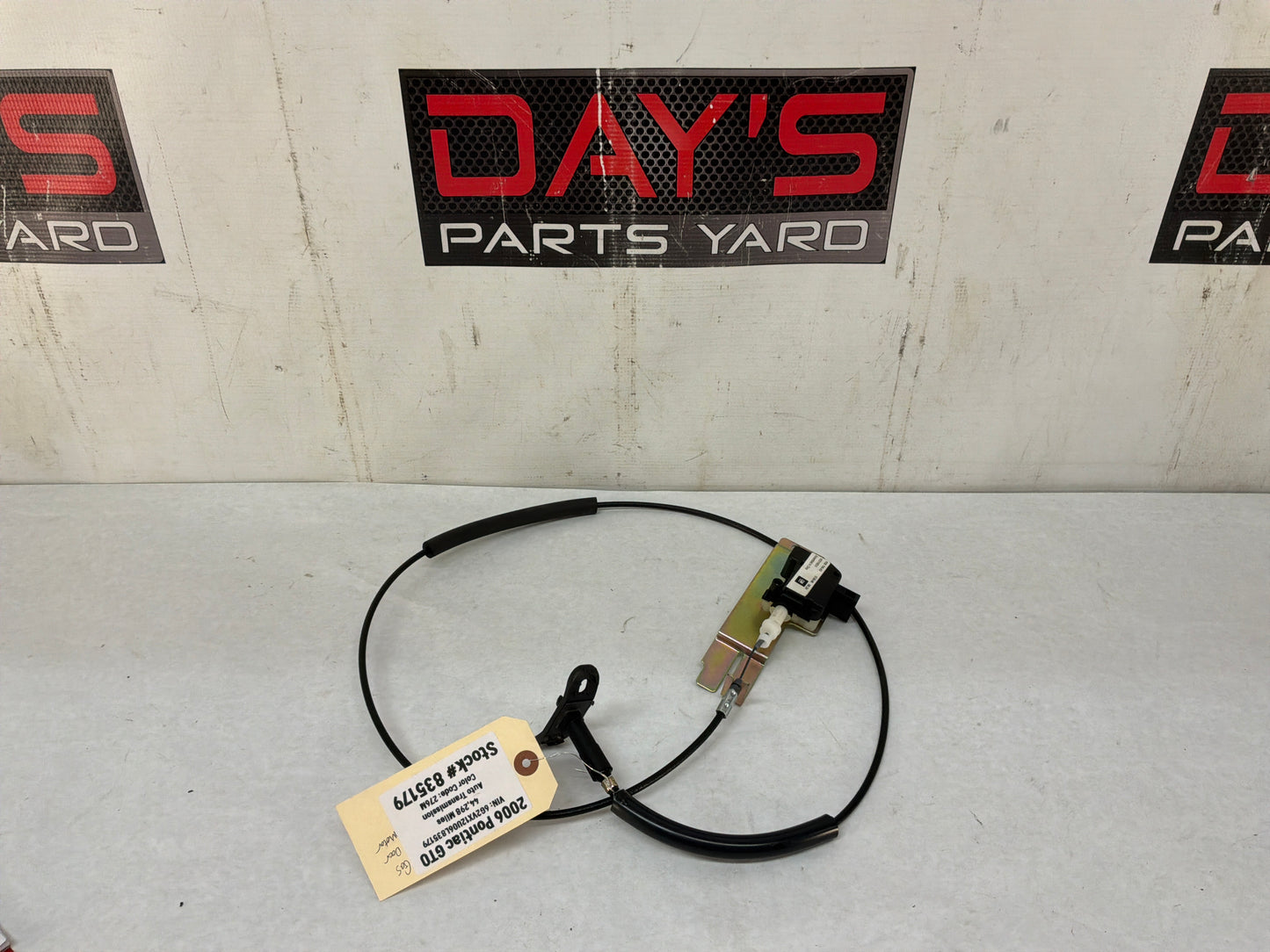2006 Pontiac GTO Fuel Gas Door Lock Actuator w/ Cable  OEM