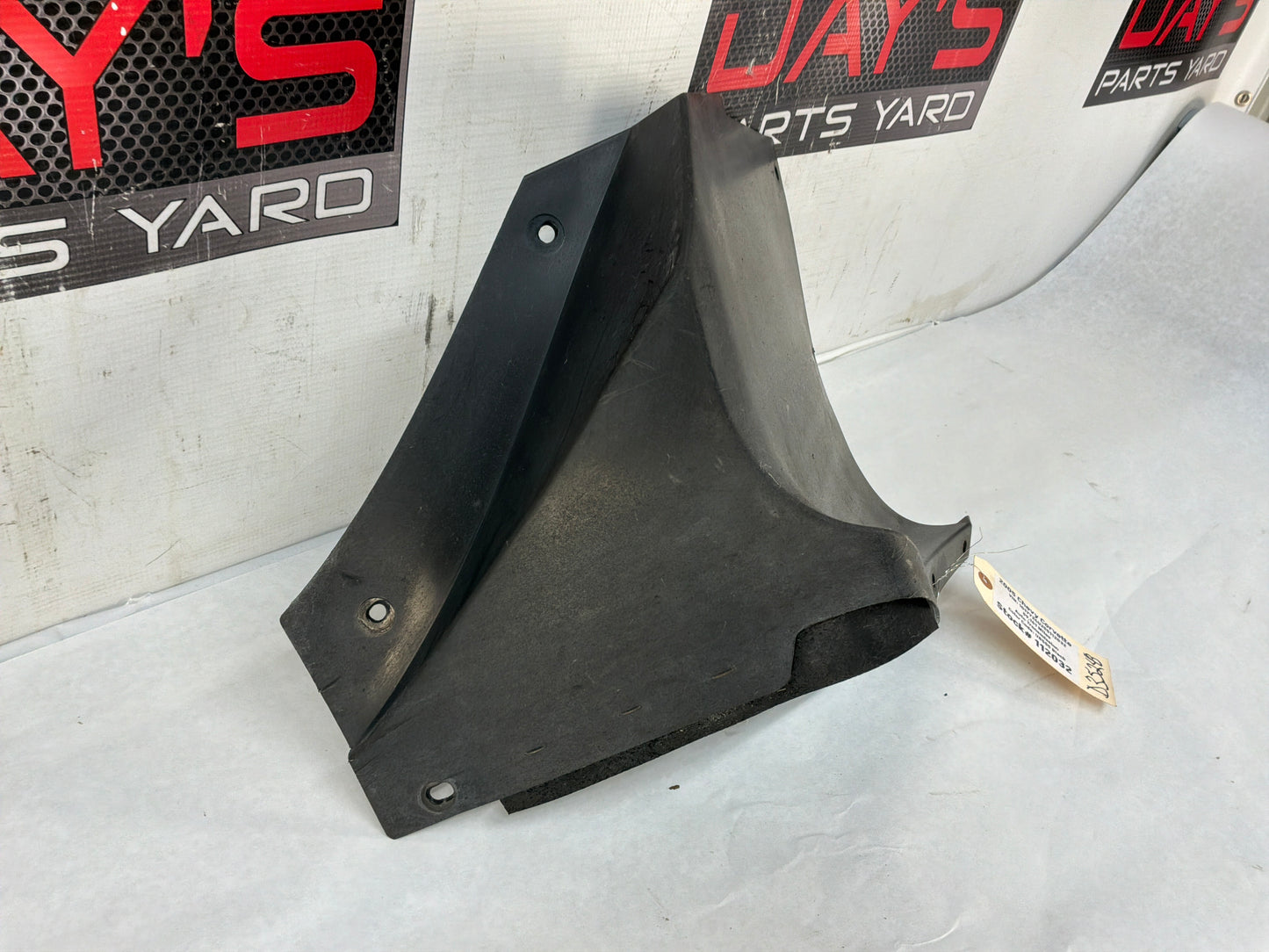 Lh front wheel liner - Day's Parts Yard