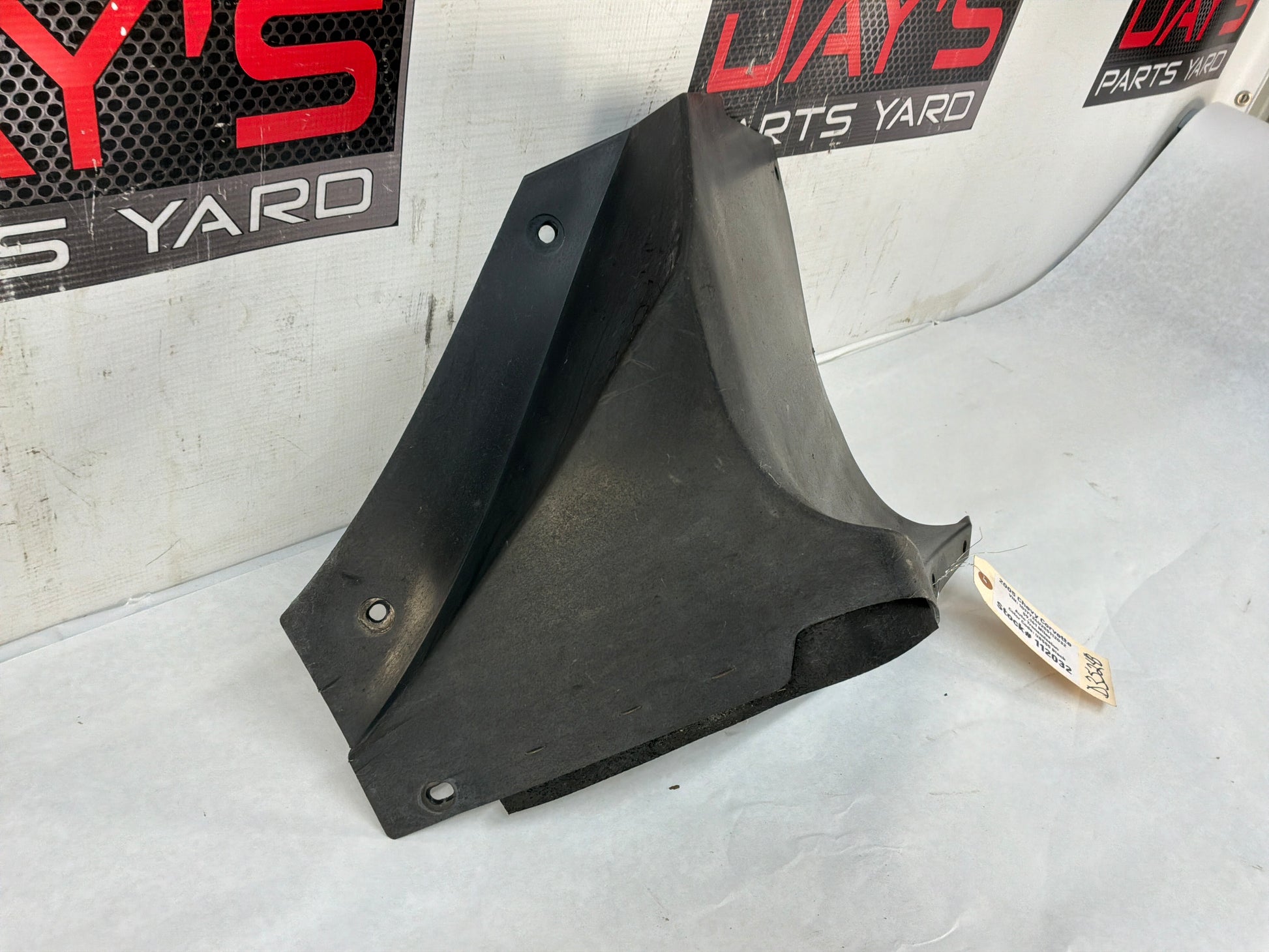 Lh front wheel liner - Day's Parts Yard