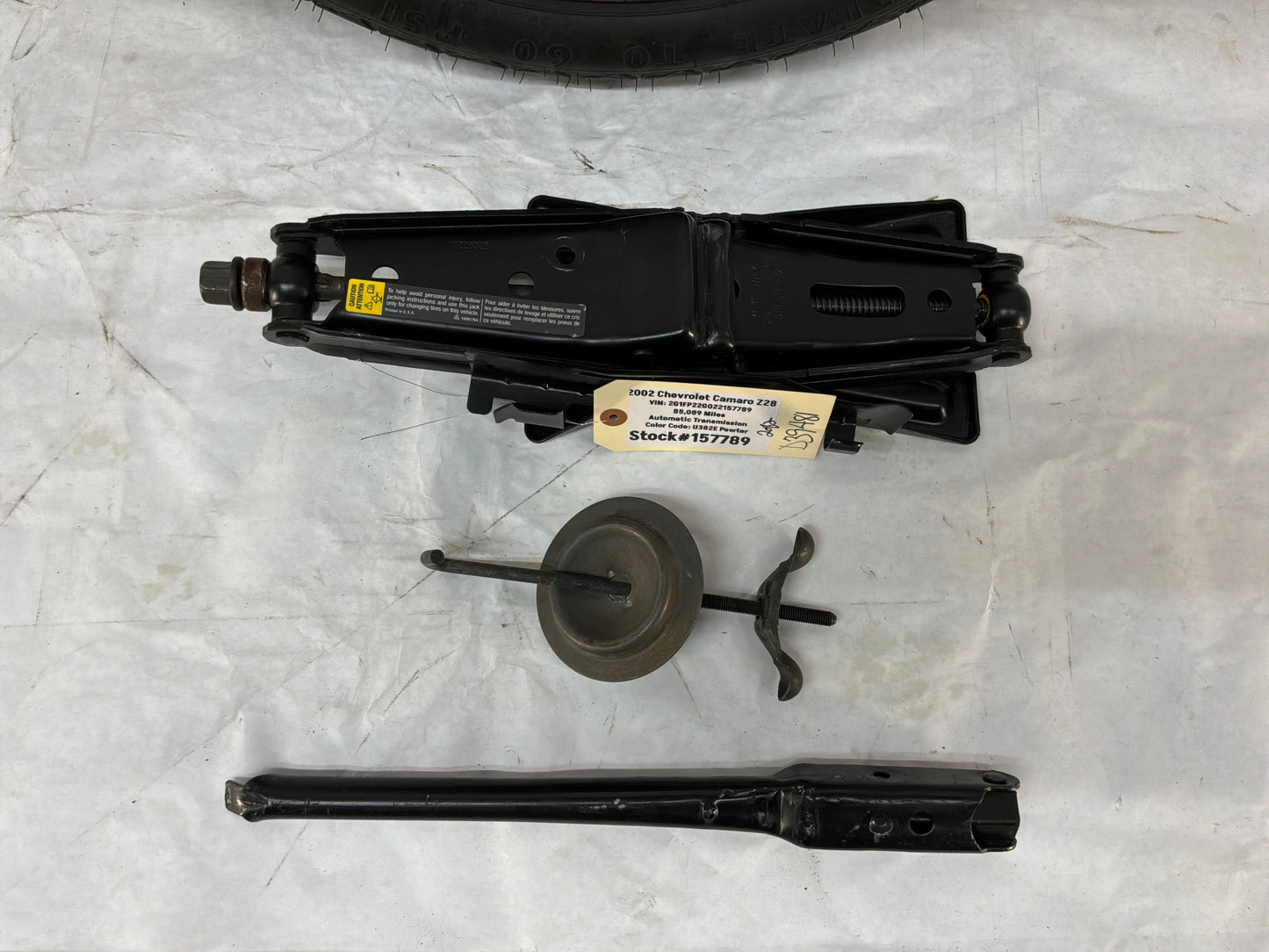 Spare tire w Jack kit - Day's Parts Yard