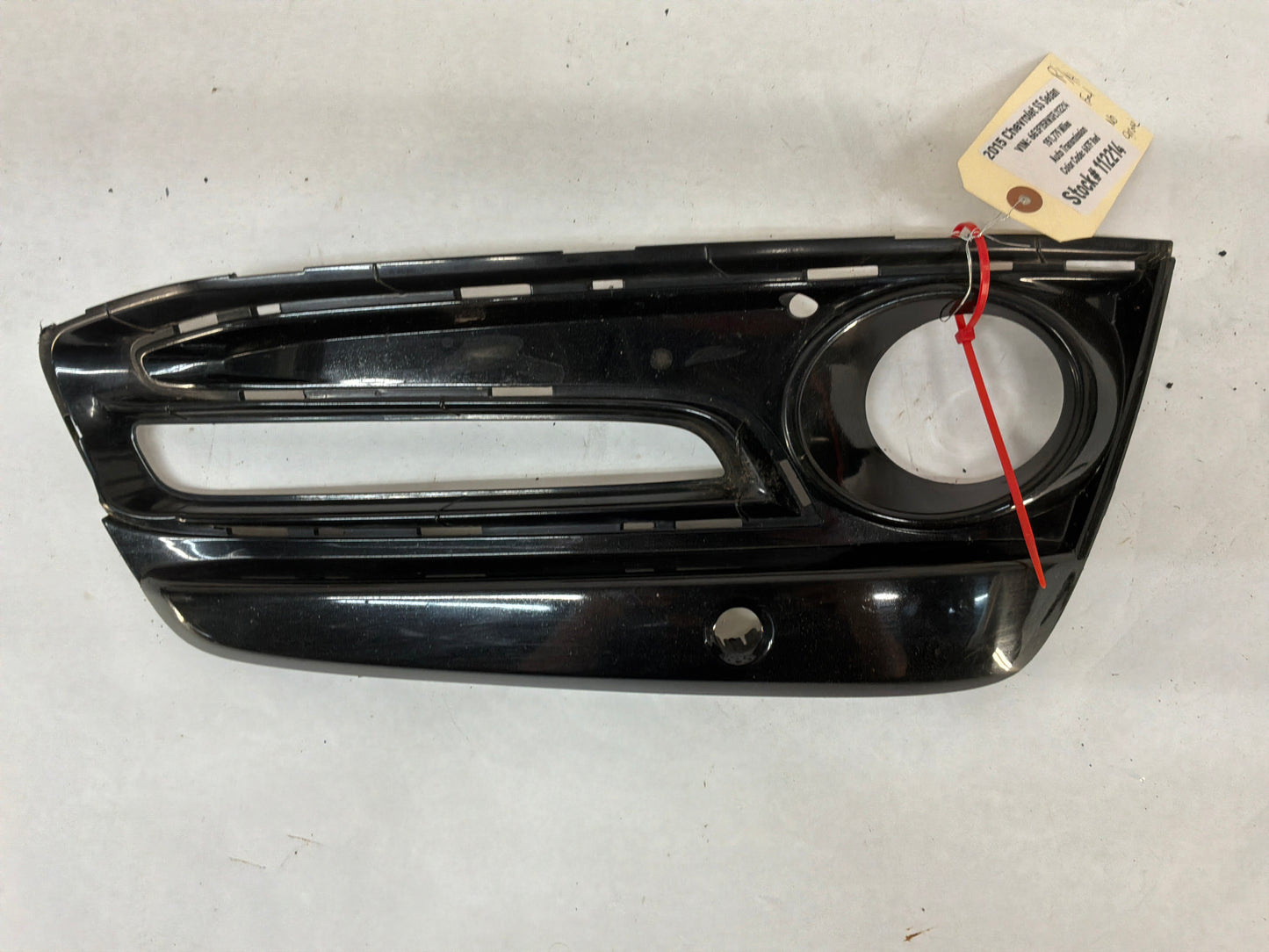 2015 Chevy SS Sedan RH Passenger Fog Running Light Lamp Opening Cover Bezel OEM