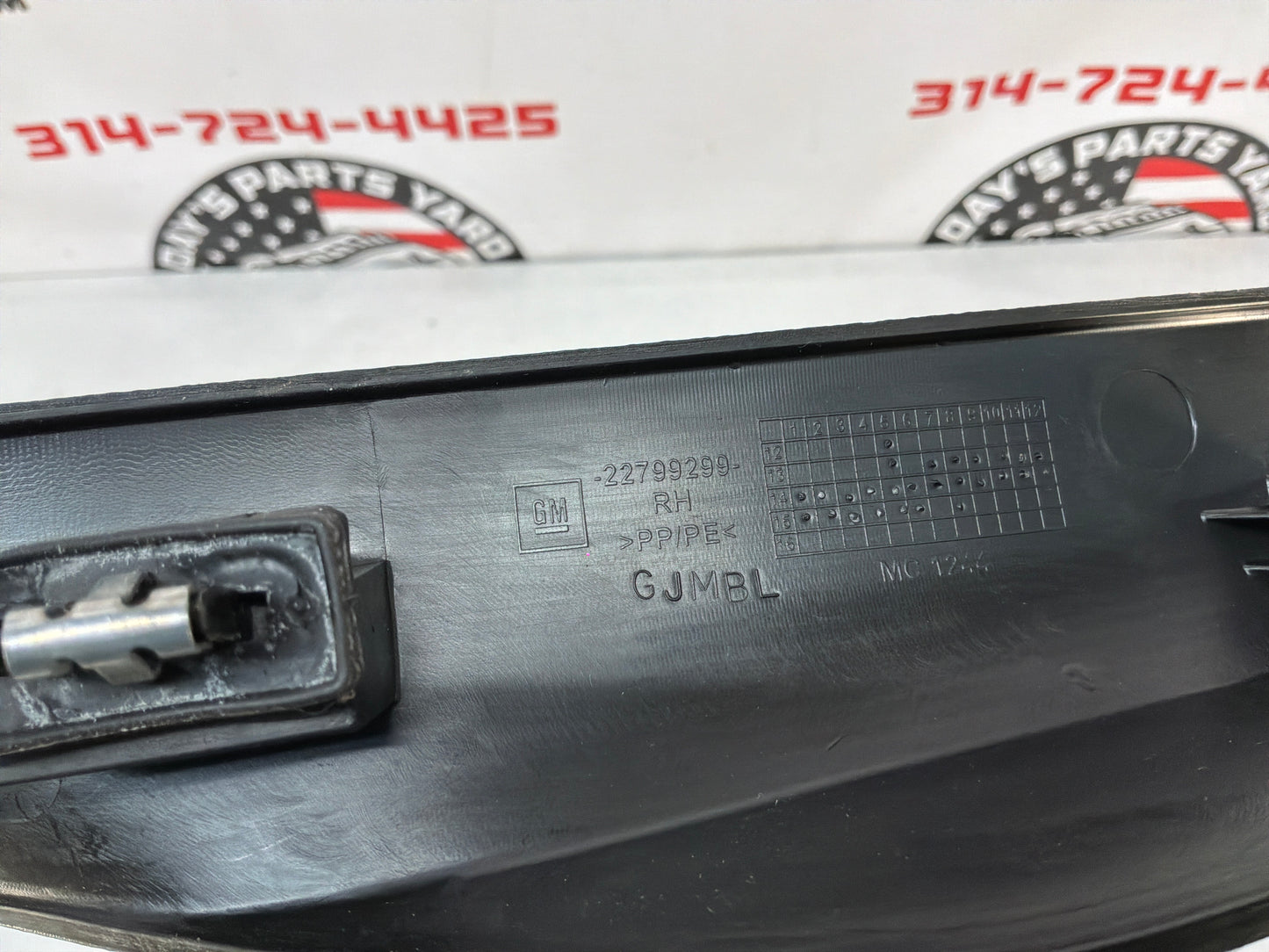 2016 Cadillac CTS-V RH Passenger Rear Sill Kick Plate Trim OEM