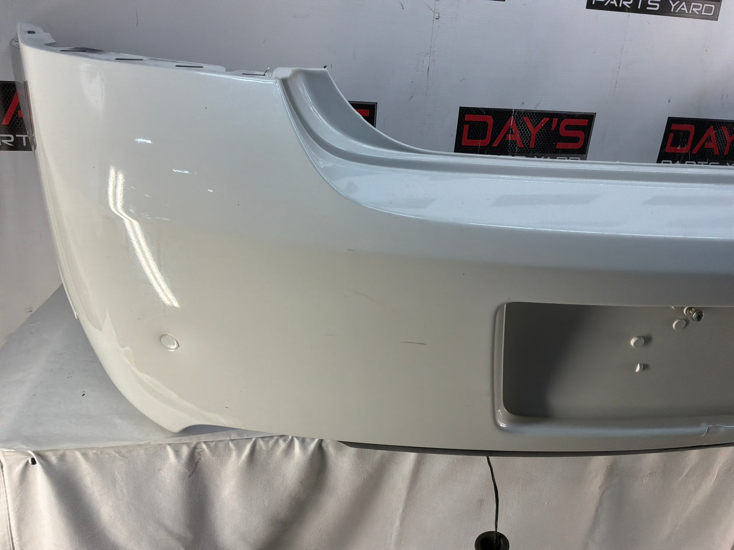 Rear bumper - Day's Parts Yard