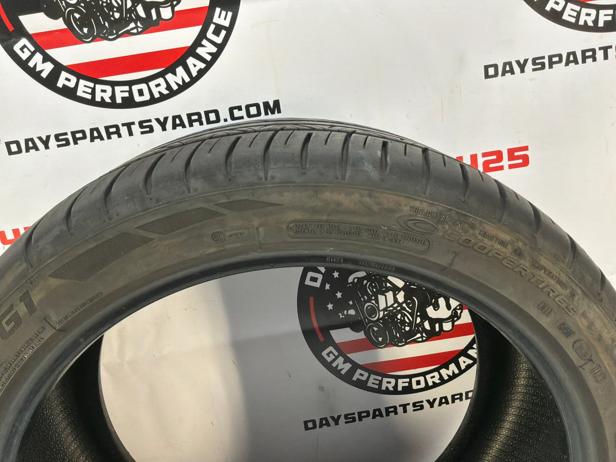 255/40/R19 Cooper Zeon Tire