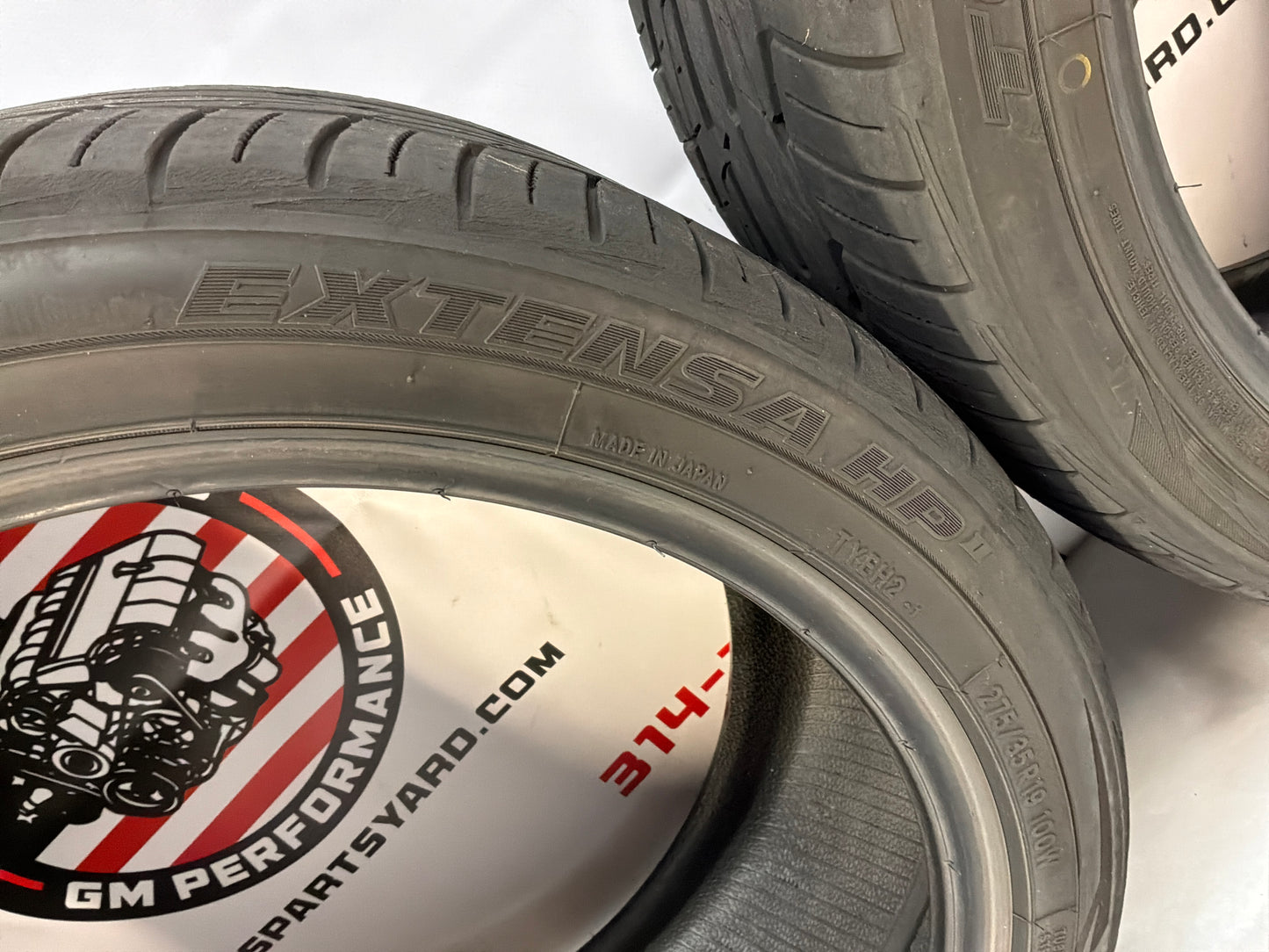 Toyo Exstensa HP 275/35/19 Set of 2