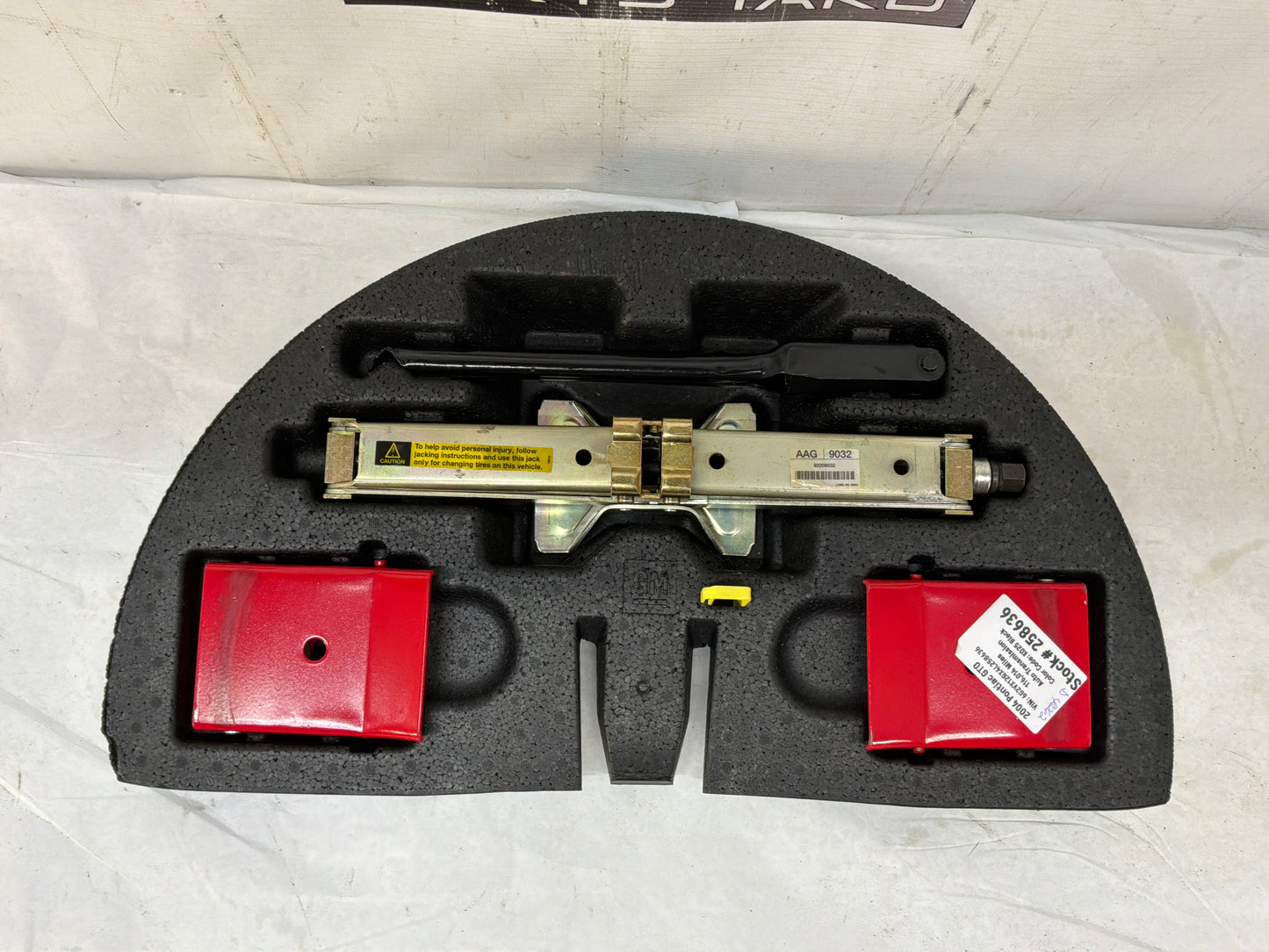 2004 Pontiac GTO Emergency Spare Tire Jack Tool Kit OEM