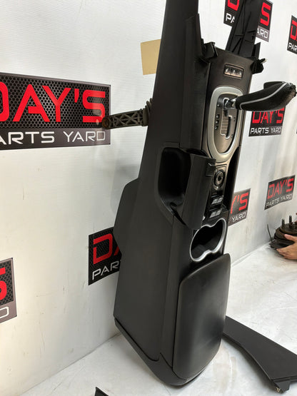2008 Pontiac G8 GT Center console w shifter