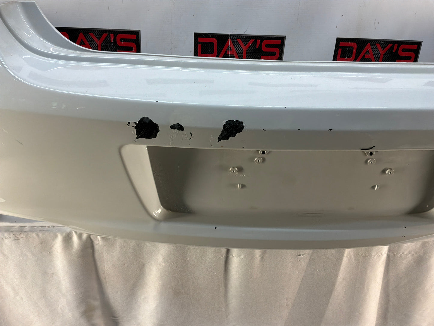 Rear bumper - Day's Parts Yard