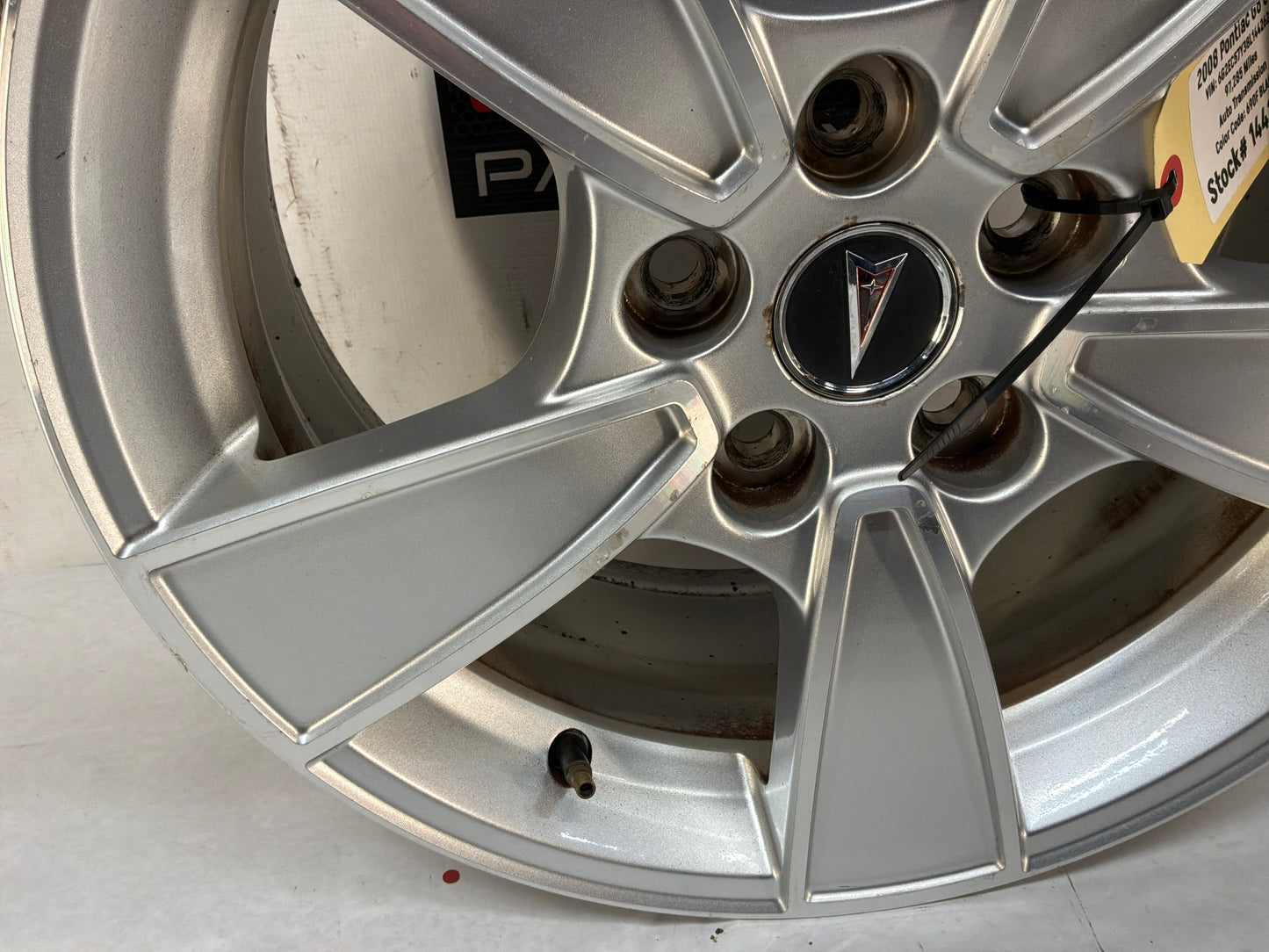 2008 Pontiac G8 GT Factory OEM Wheel 18x8