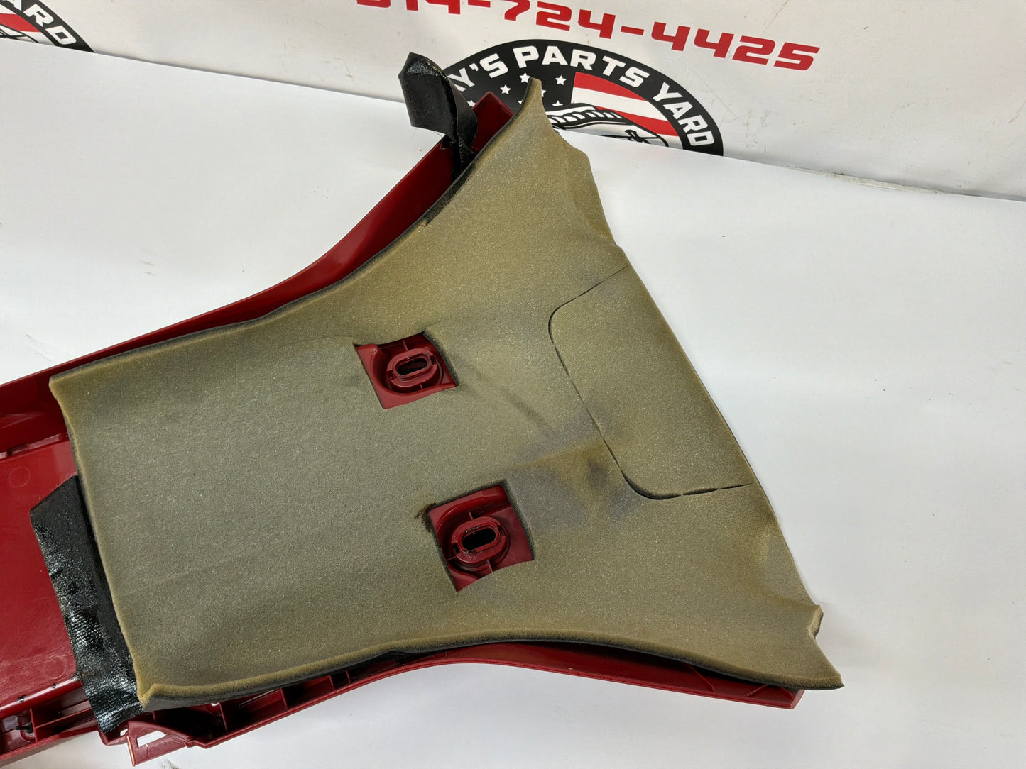 2007 Chevy C6 Corvette Convertible Center Console Arm Rest Assembly Red OEM
