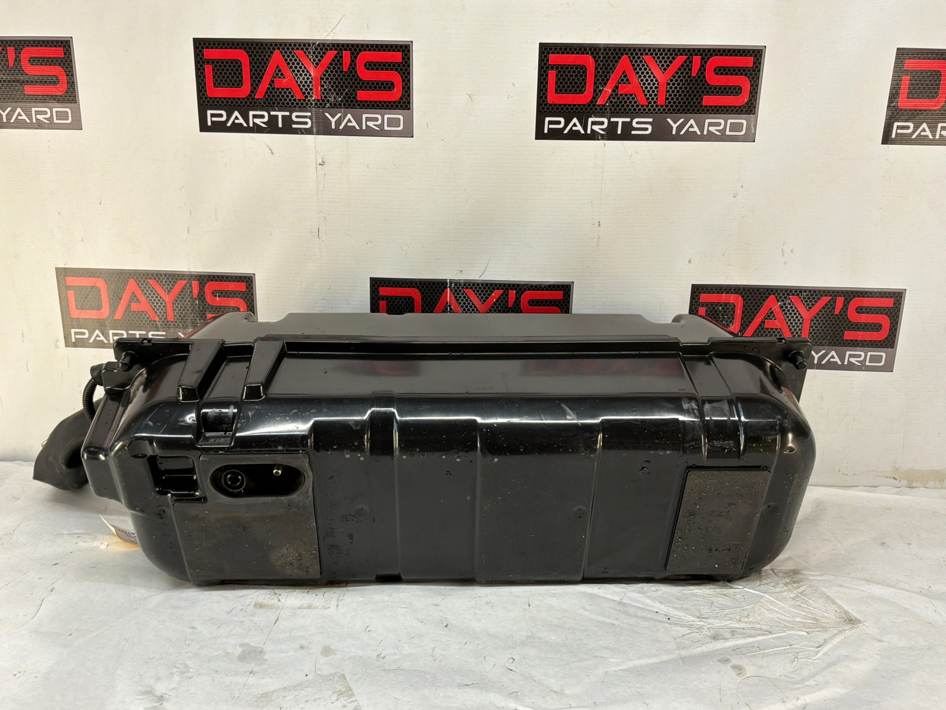 Fuel tank - Day's Parts Yard