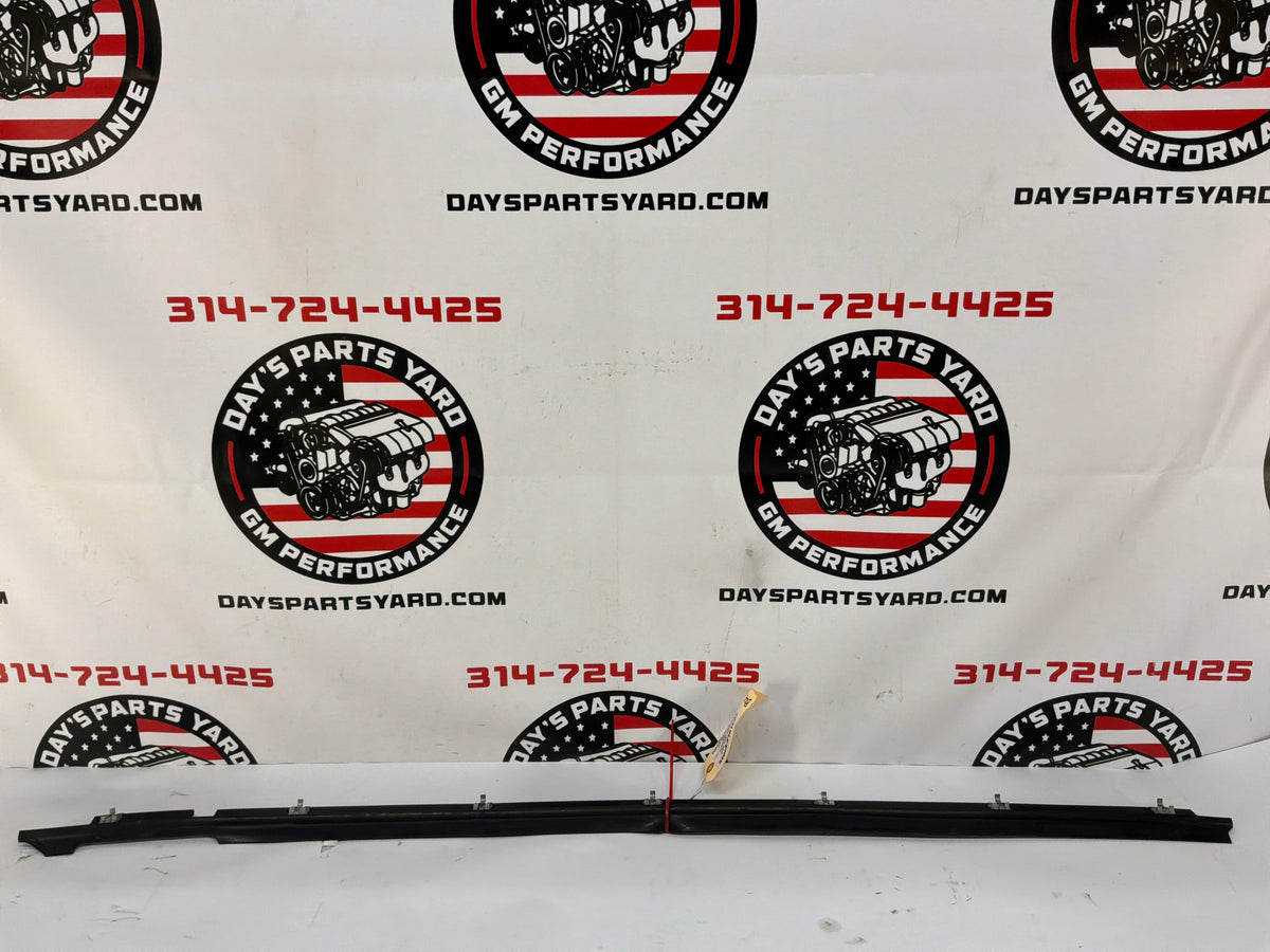 2002 Chevy Camaro Z28 RH Passenger Door Window Belt Molding Trim OEM