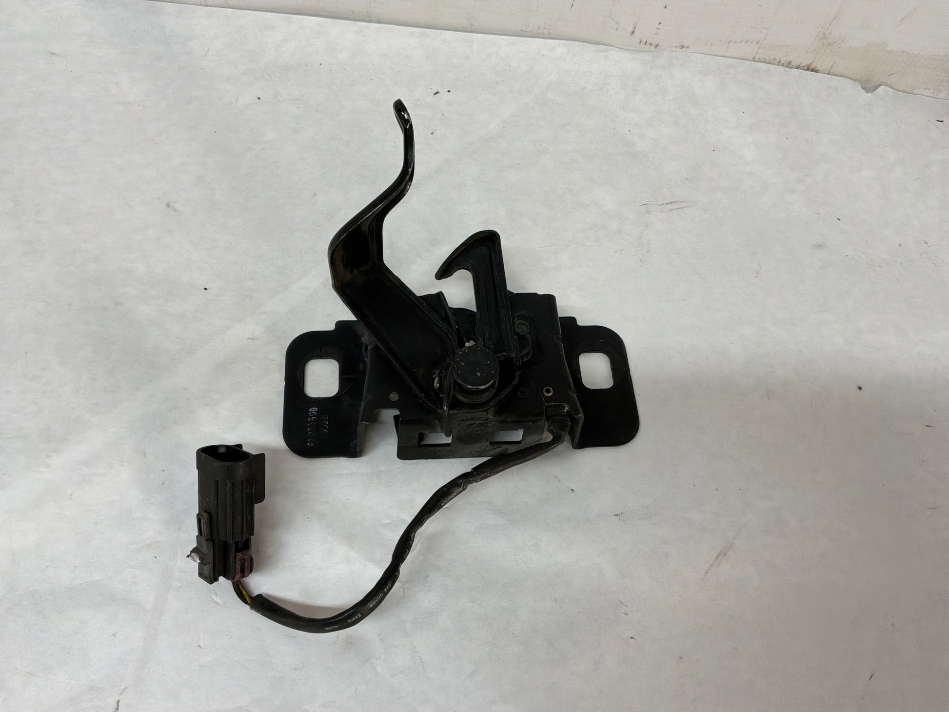 2015 Chevy SS Sedan Hood Latch OEM - Day's Parts Yard