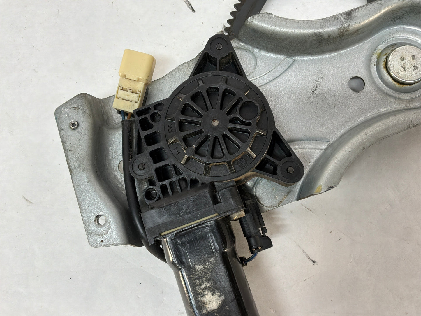 2005 Pontiac GTO LH Driver Front Window Regulator Motor OEM