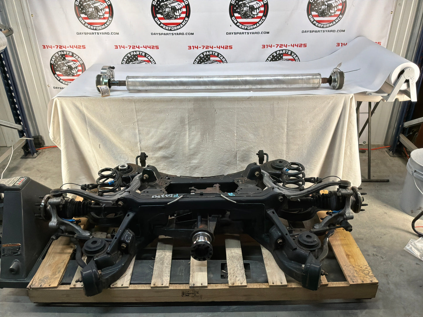 2006 Cadillac CTS-V 3.23 LSD V2 Rear End Differential Cradle Setup One Piece Driveshaft OEM