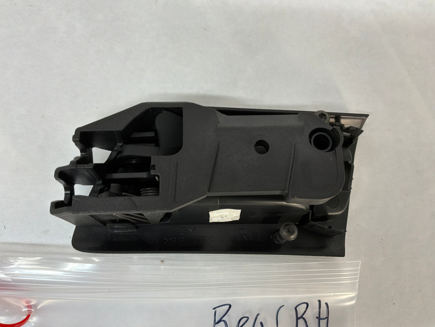 Rh rear door handle - Day's Parts Yard