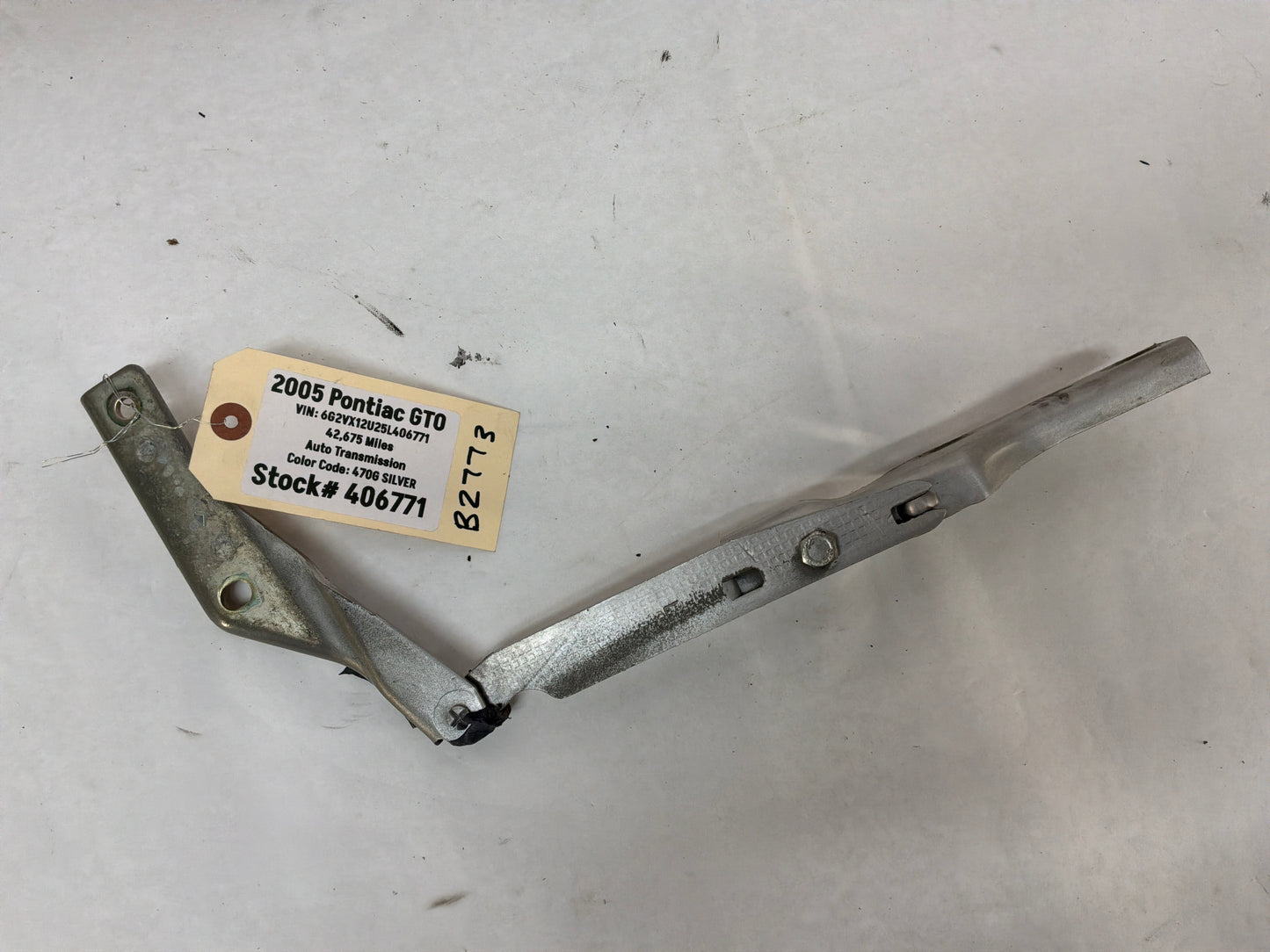 2005 Pontiac GTO RH & LH Hood Hinges Set OEM