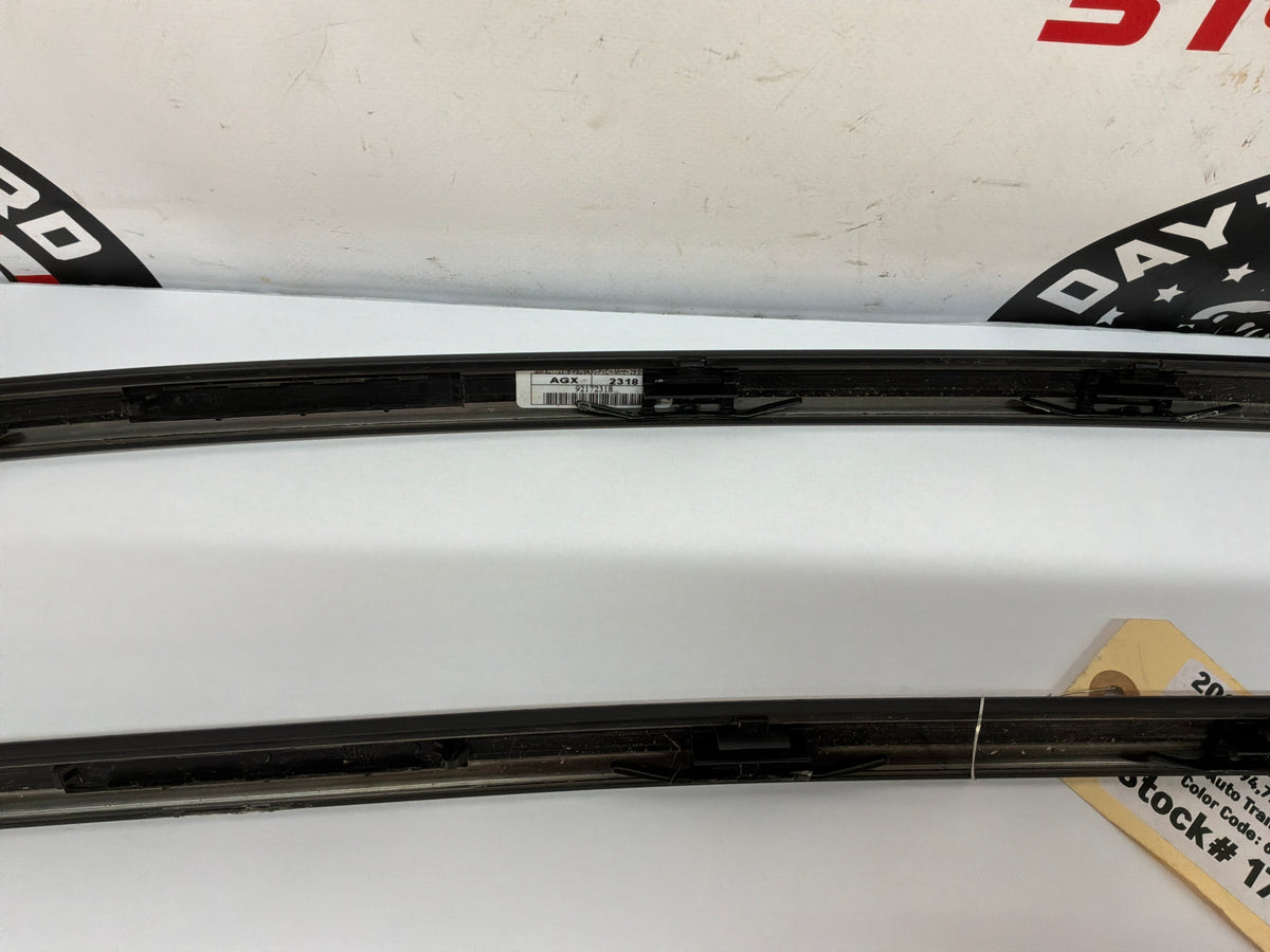 2009 Pontiac G8 GT RH & LH Roof Panel Joint Finish Molding Trim OEM - Day's Parts Yard