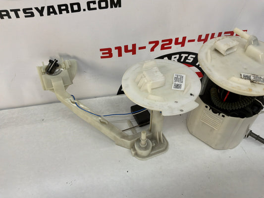 2017 Chevy SS Sedan Fuel Pump & Lever Sending Unit Assembly OEM