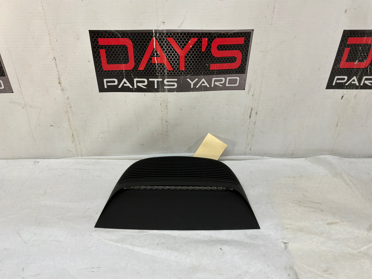2004 Pontiac GTO 3rd Third Brake Taillight Light Lamp High Mount OEM