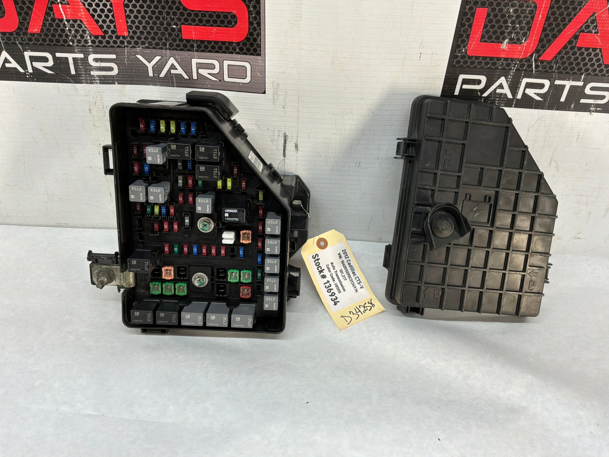 Fuse box - Day's Parts Yard