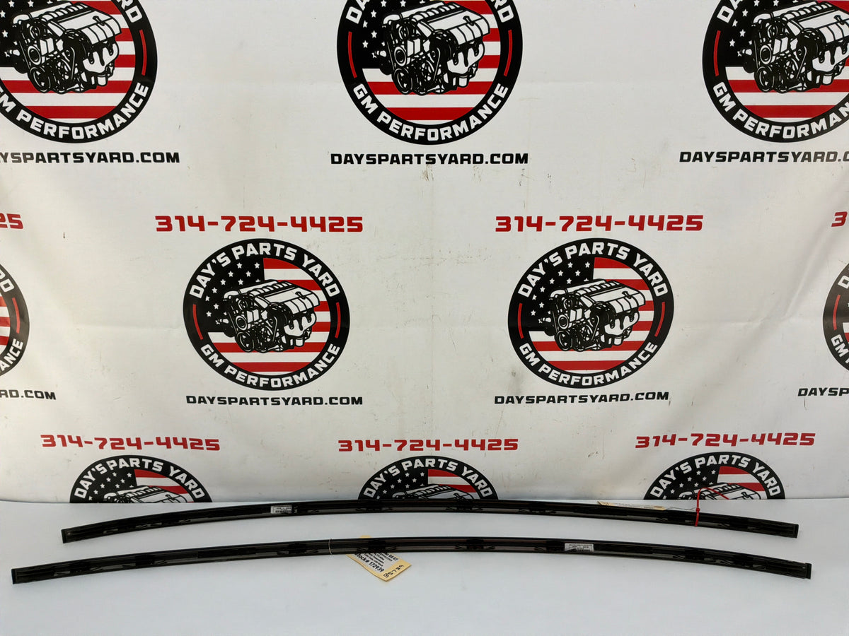 2009 Pontiac G8 GT RH & LH Roof Panel Joint Finish Molding Trim OEM - Day's Parts Yard