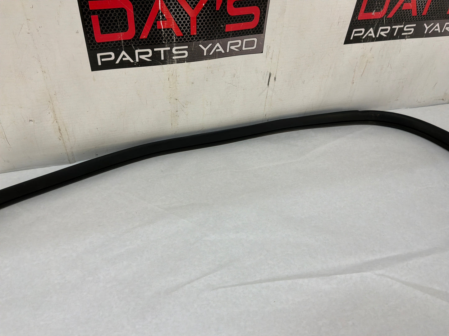Lh door weather strip - Day's Parts Yard