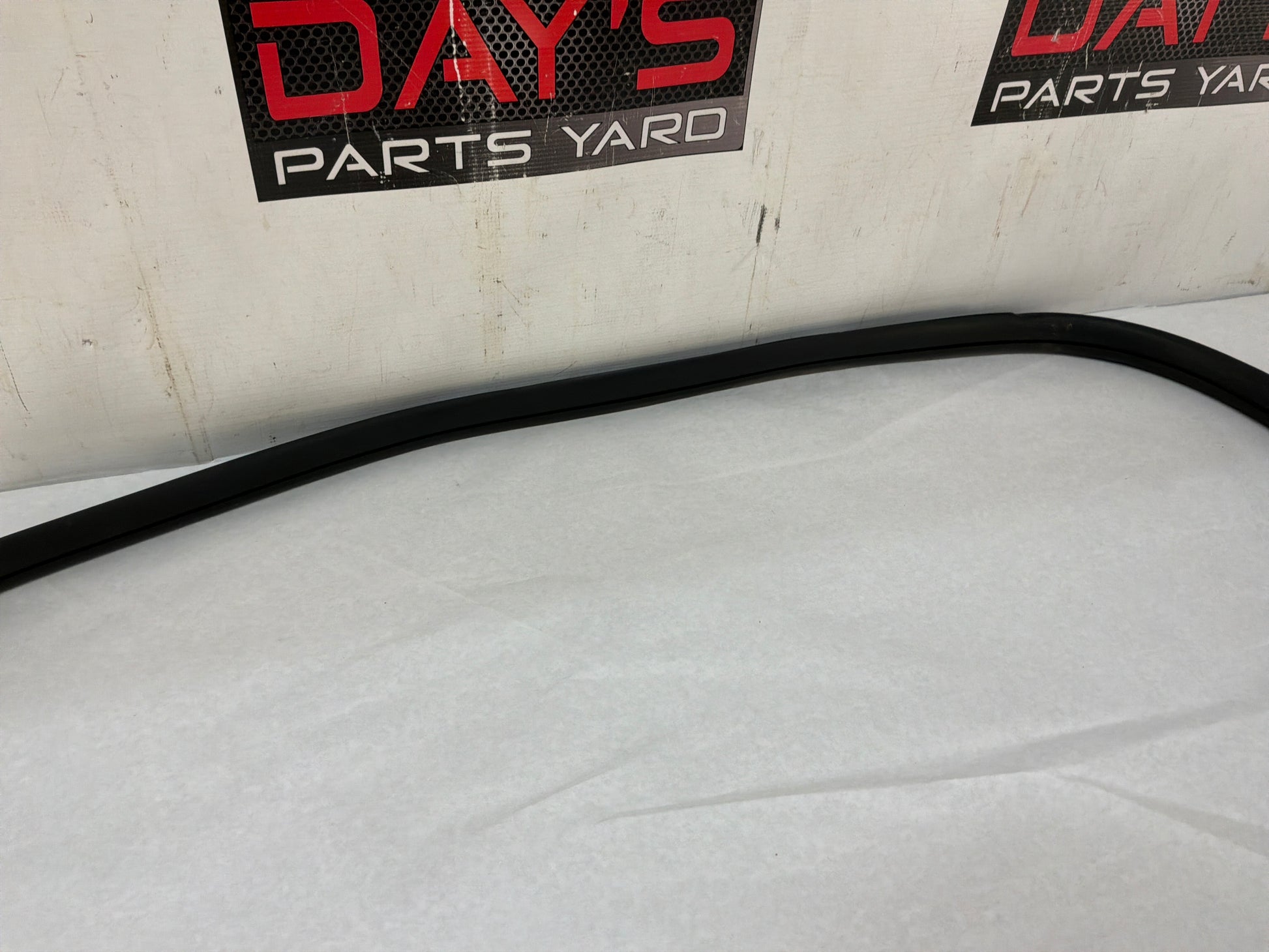 Lh door weather strip - Day's Parts Yard