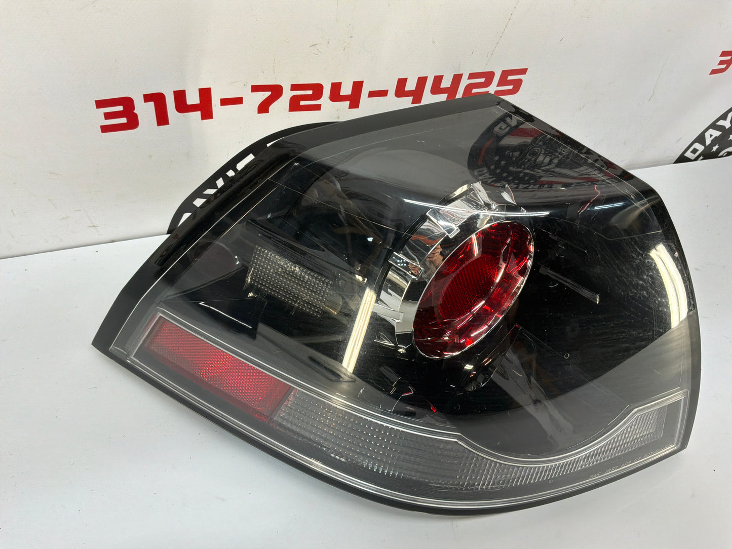 2008 Pontiac G8 GT LH Driver Tail Light Taillight Lamp OEM