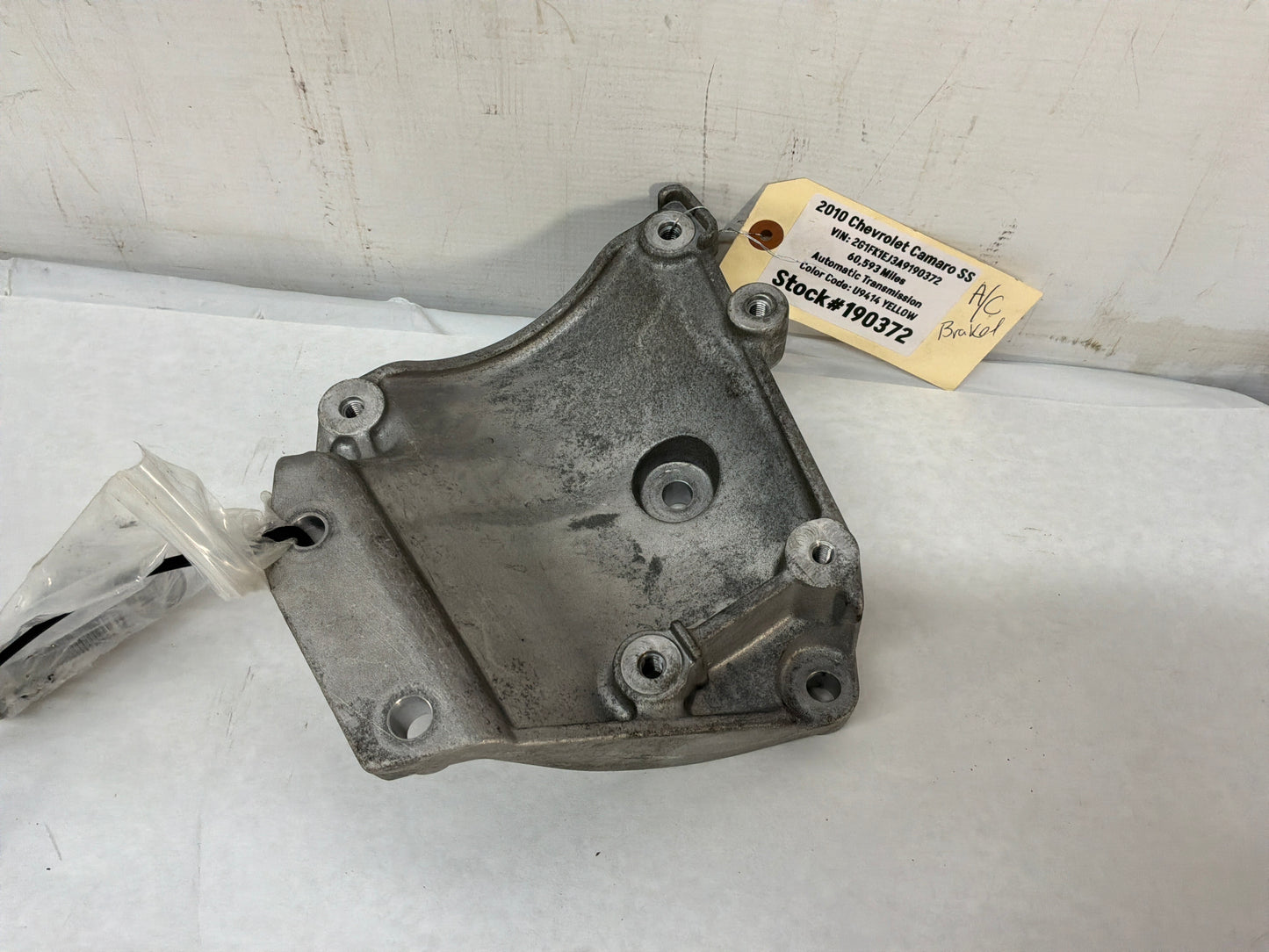 Ac bracket - Day's Parts Yard