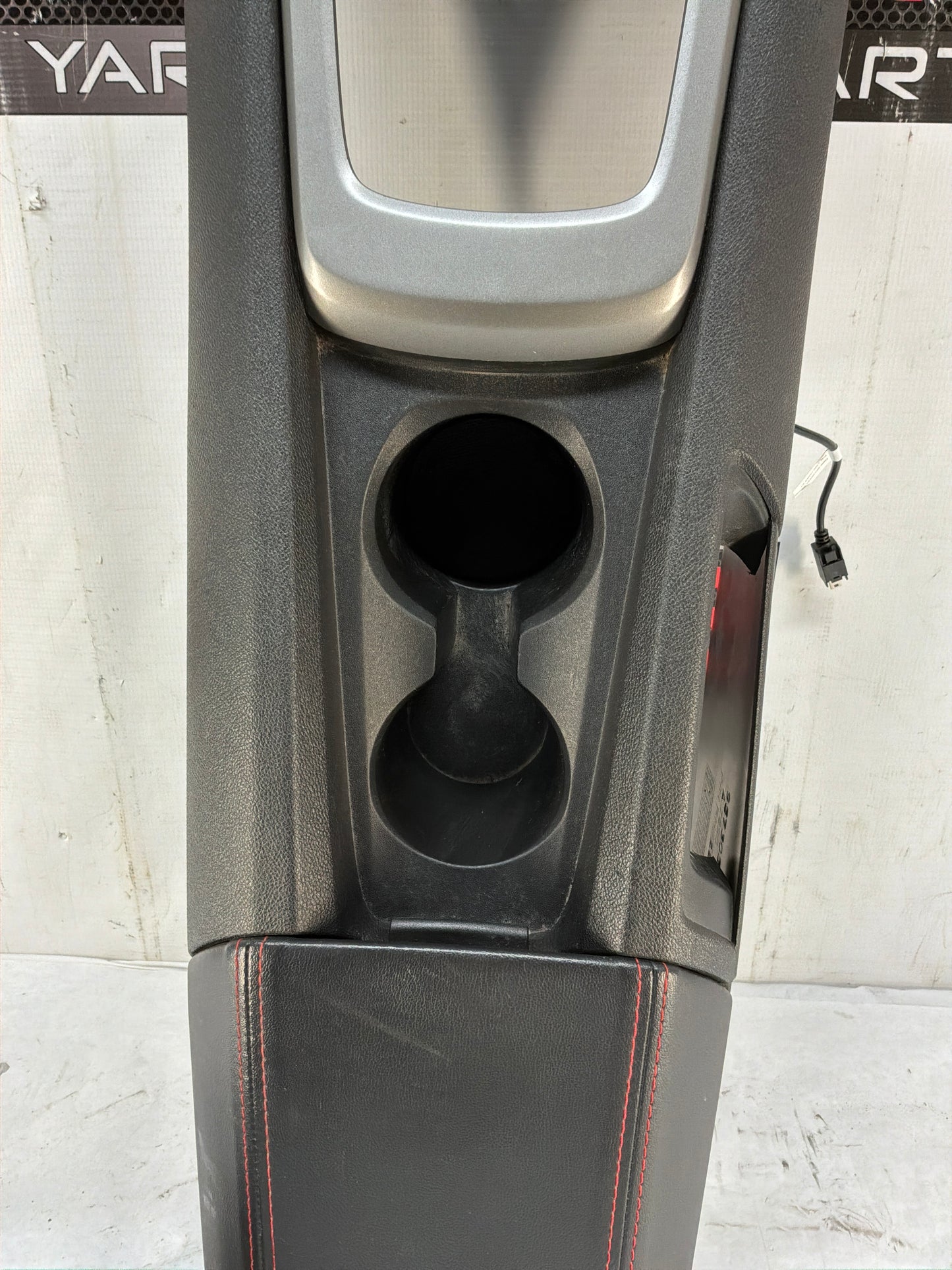 Center console w shifter - Day's Parts Yard