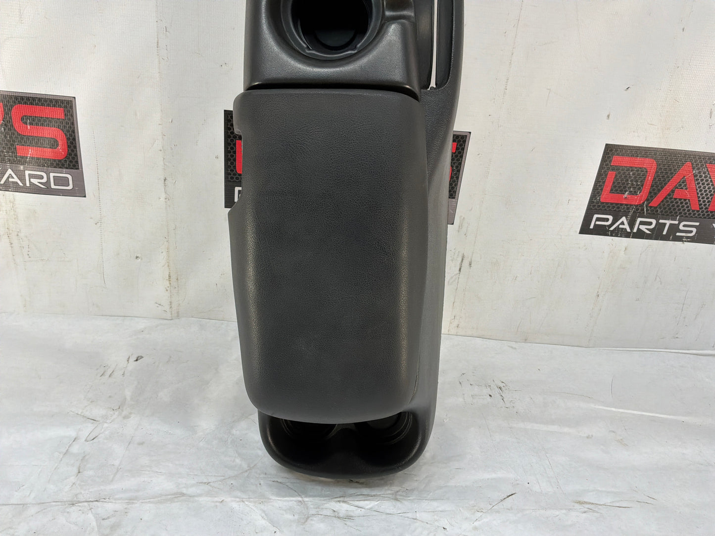 Center console - Day's Parts Yard