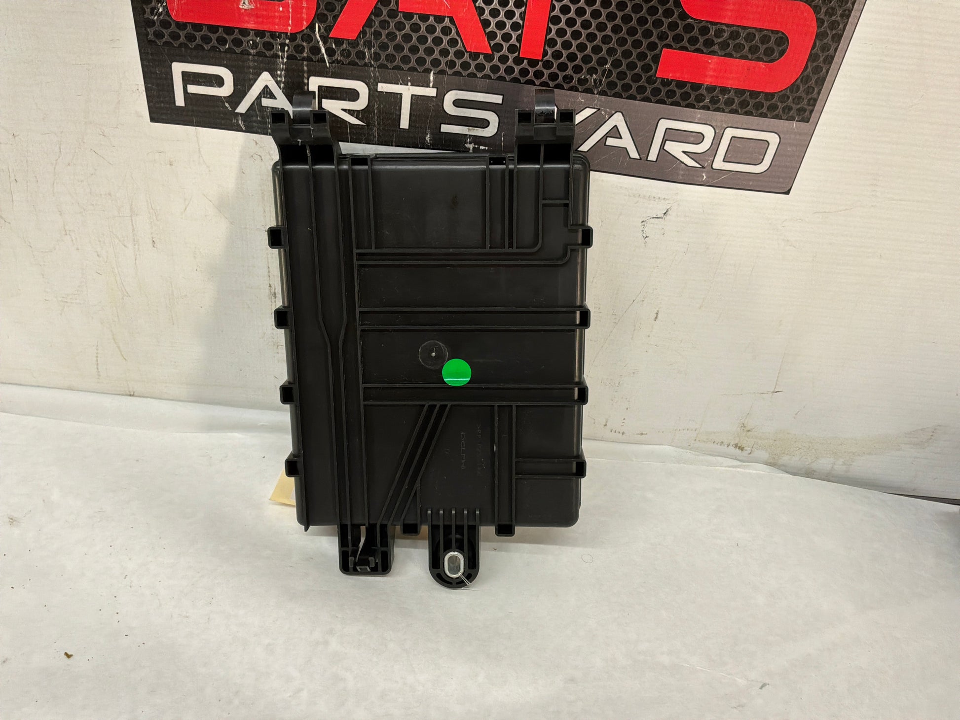 Fuse box - Day's Parts Yard