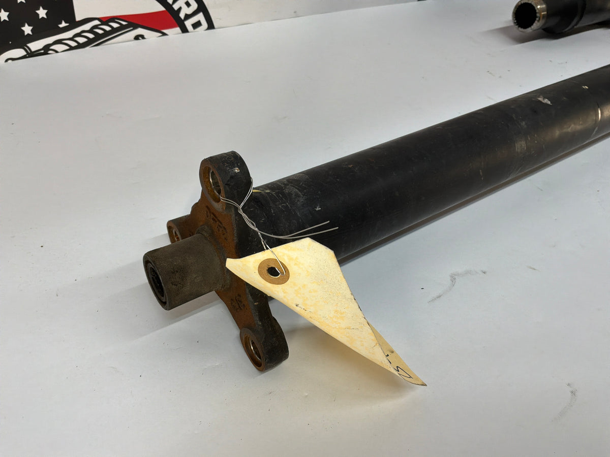 2014 Chevy SS Sedan Automatic Driveshaft Drive Shaft Propeller OEM - Day's Parts Yard