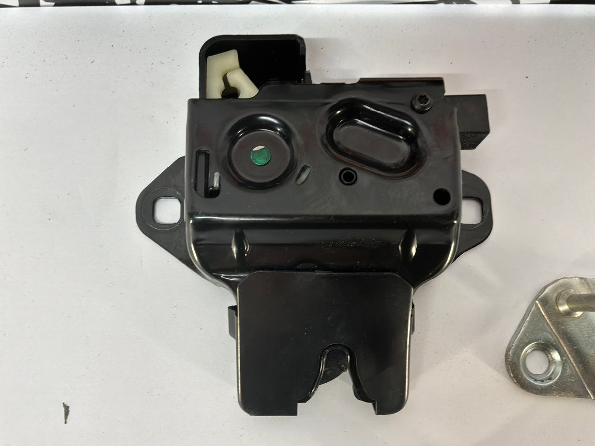 2014 Chevy SS Sedan Trunk Deck Lid Latch OEM