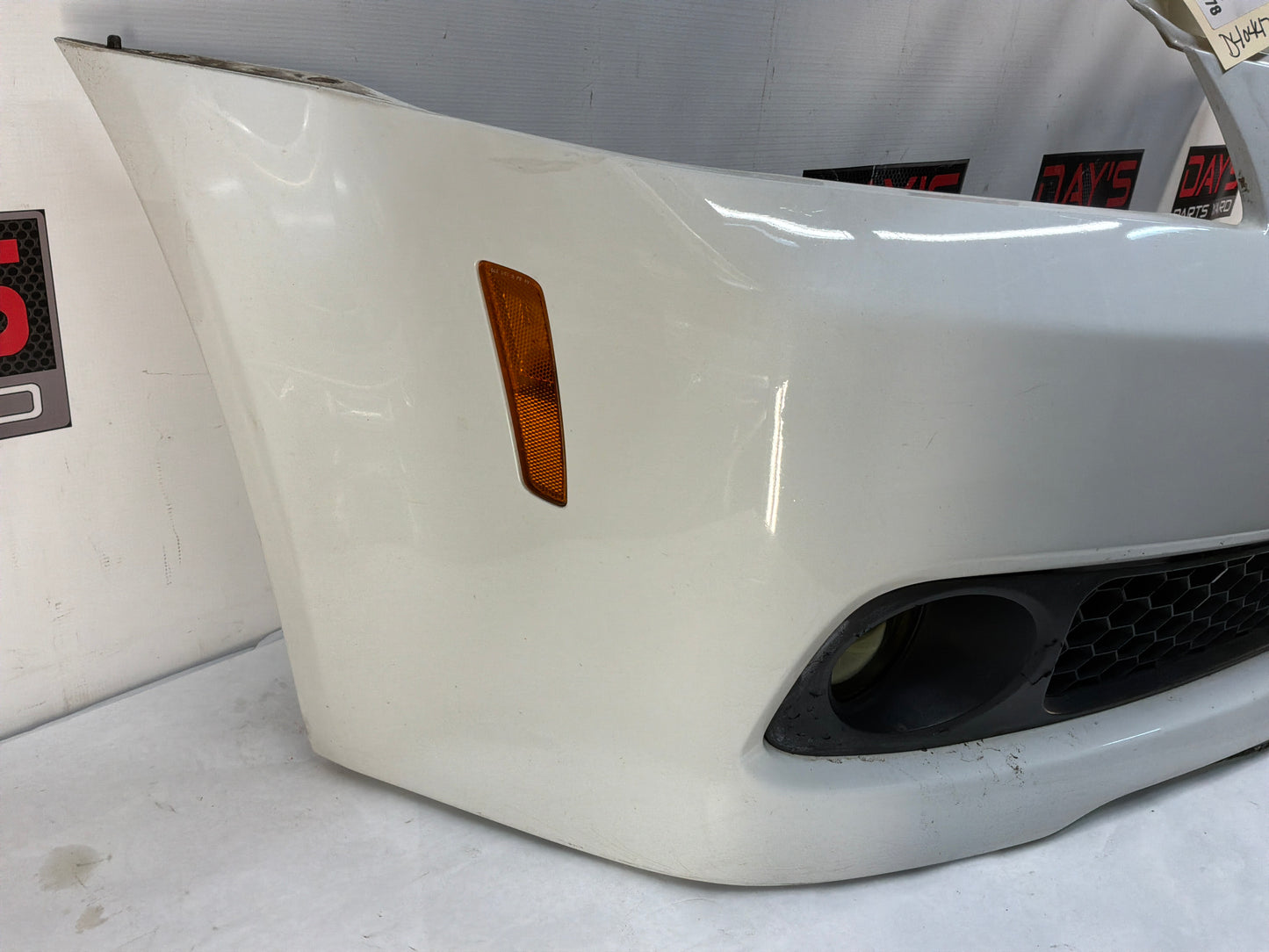 2008 Pontiac G8 GT Front Bumper Cover Fascia Assembly Grilles OEM