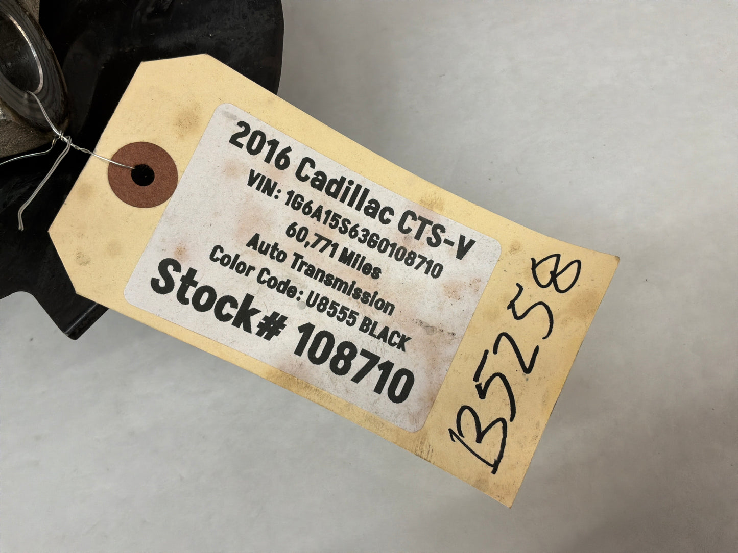2016 Cadillac CTS-V Front RH Passenger Spindle Knuckle Hub OEM