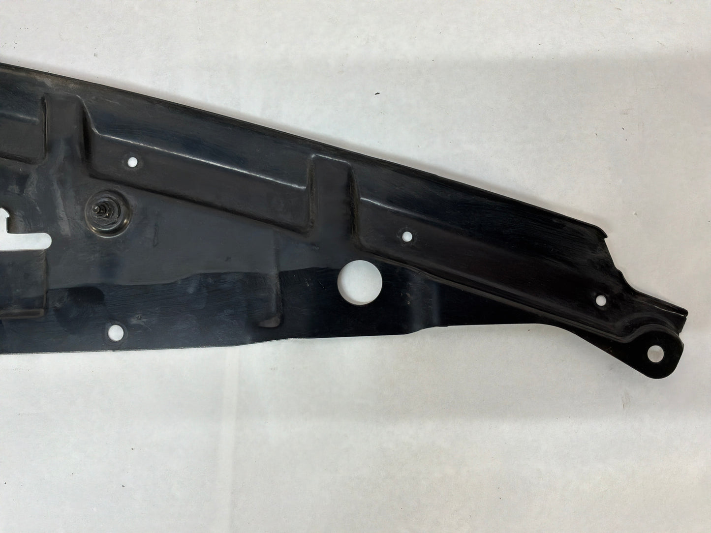 2015 Chevrolet Camaro SS 1LE Front Bumper Fascia Upper Support Bracket Brace OEM