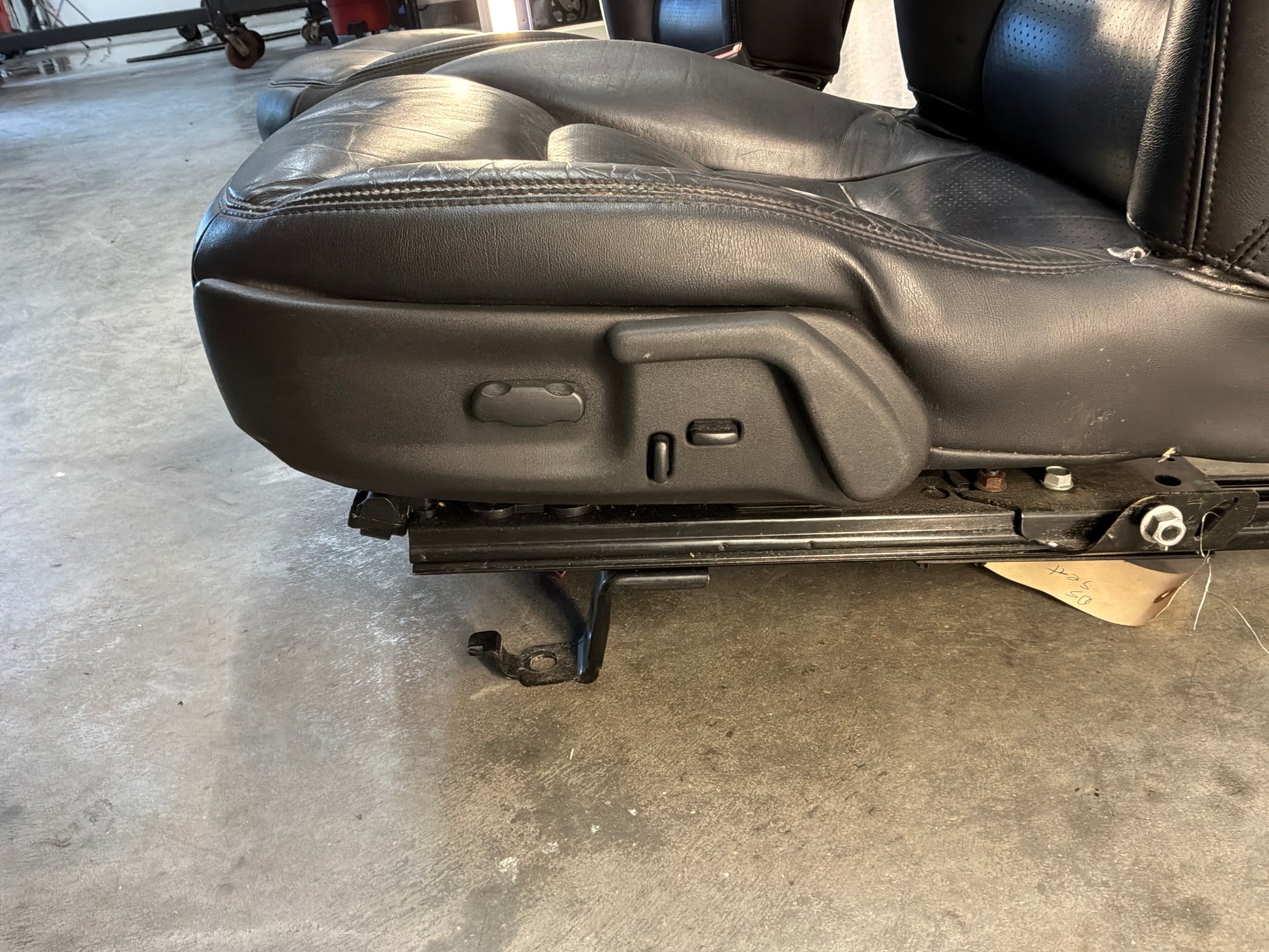 Front seats - Day's Parts Yard