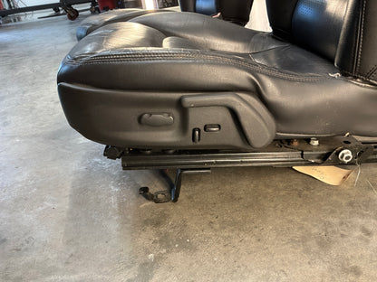 Front seats - Day's Parts Yard